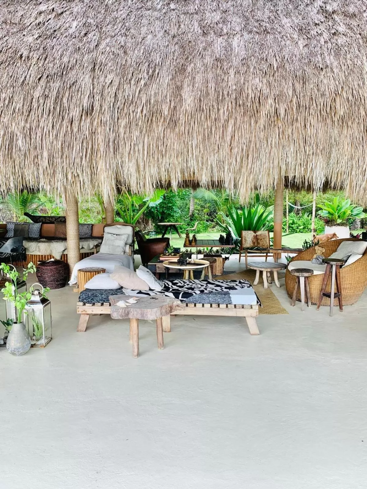 Communal lounge/ TV room in The Beach House Ocam Ocam