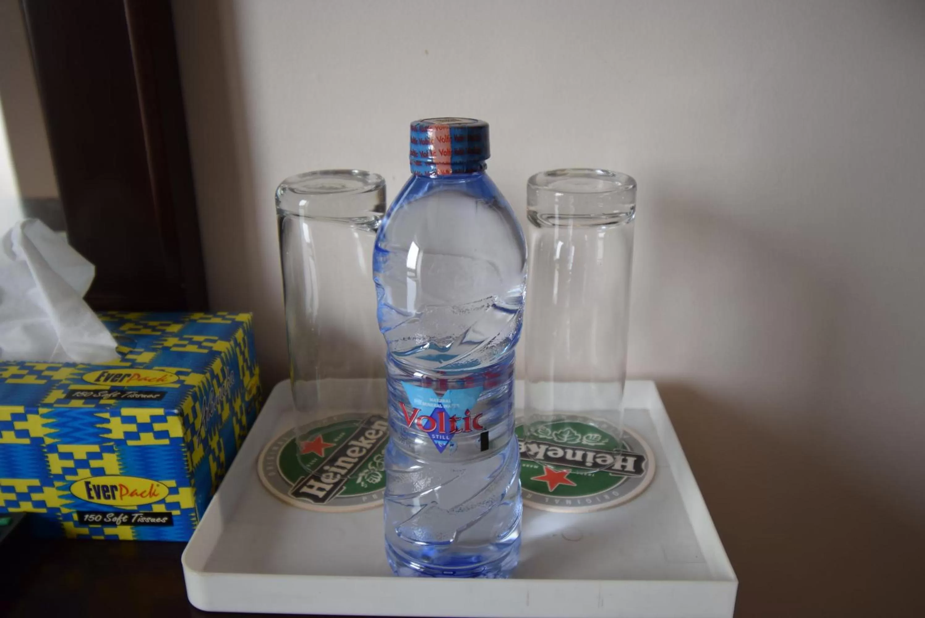 Coffee/tea facilities in Noble House Hotel