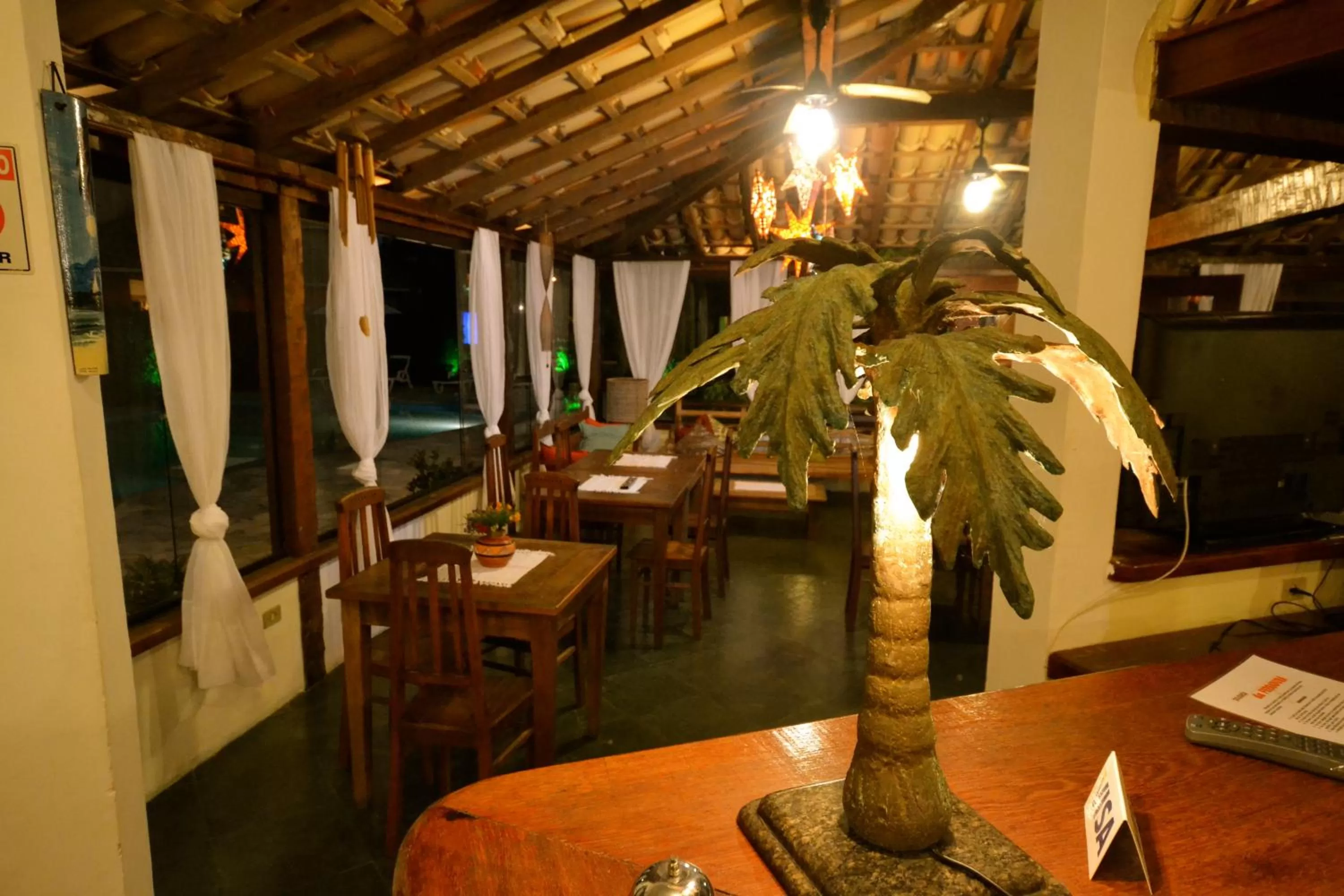 Restaurant/places to eat in Pousada Da Ferradura