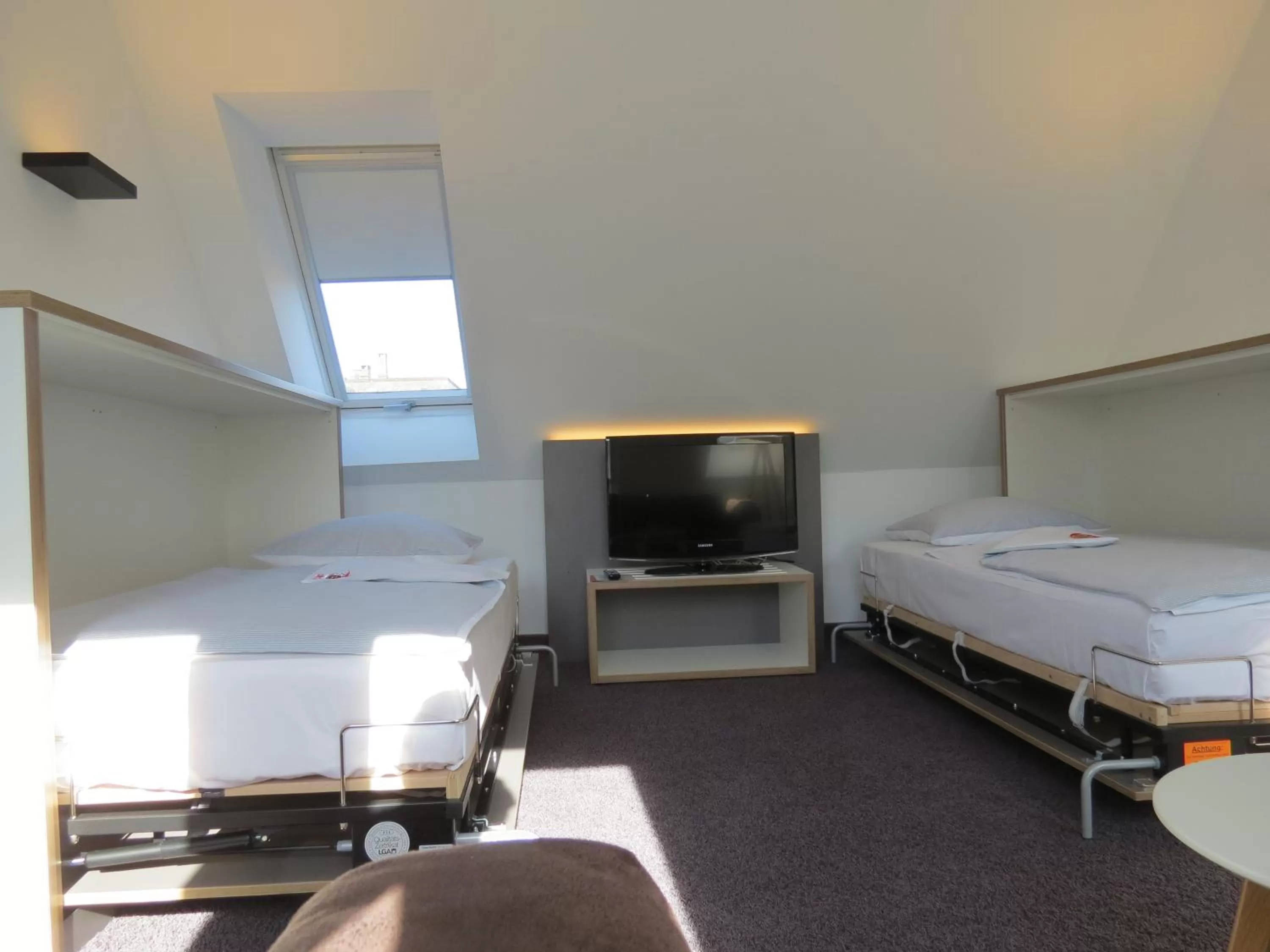 TV and multimedia, Bed in Comfor Hotel Ulm City