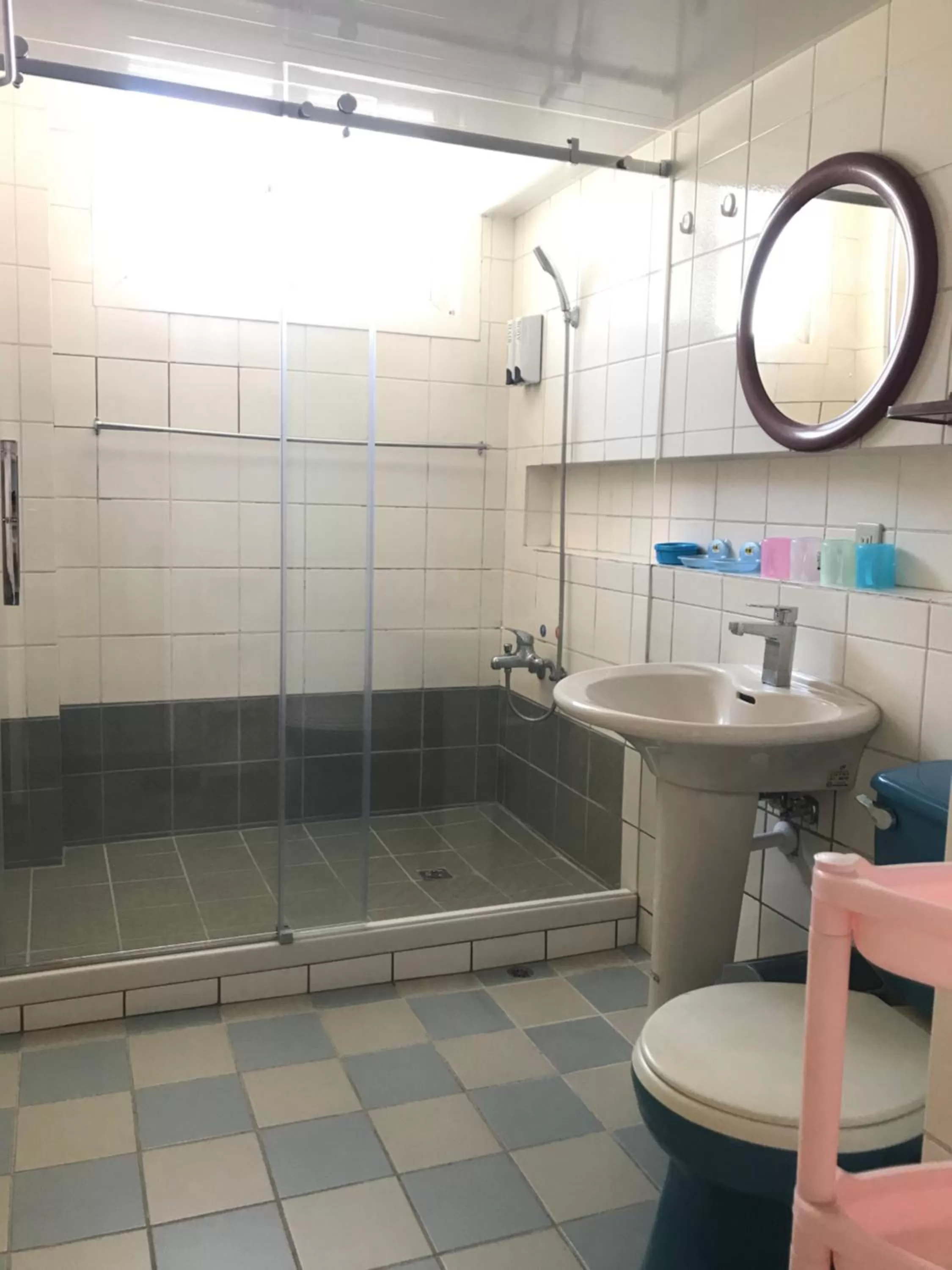 Shower, Bathroom in Frank B&B