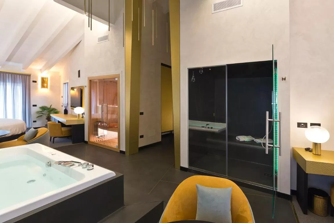 Bed in Vip's Motel Luxury Accommodation & Spa