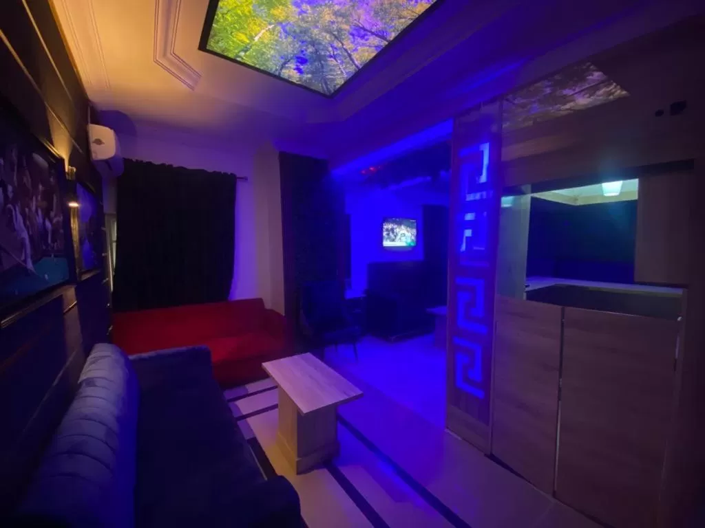 Communal lounge/ TV room, TV/Entertainment Center in Palazzo Apartments