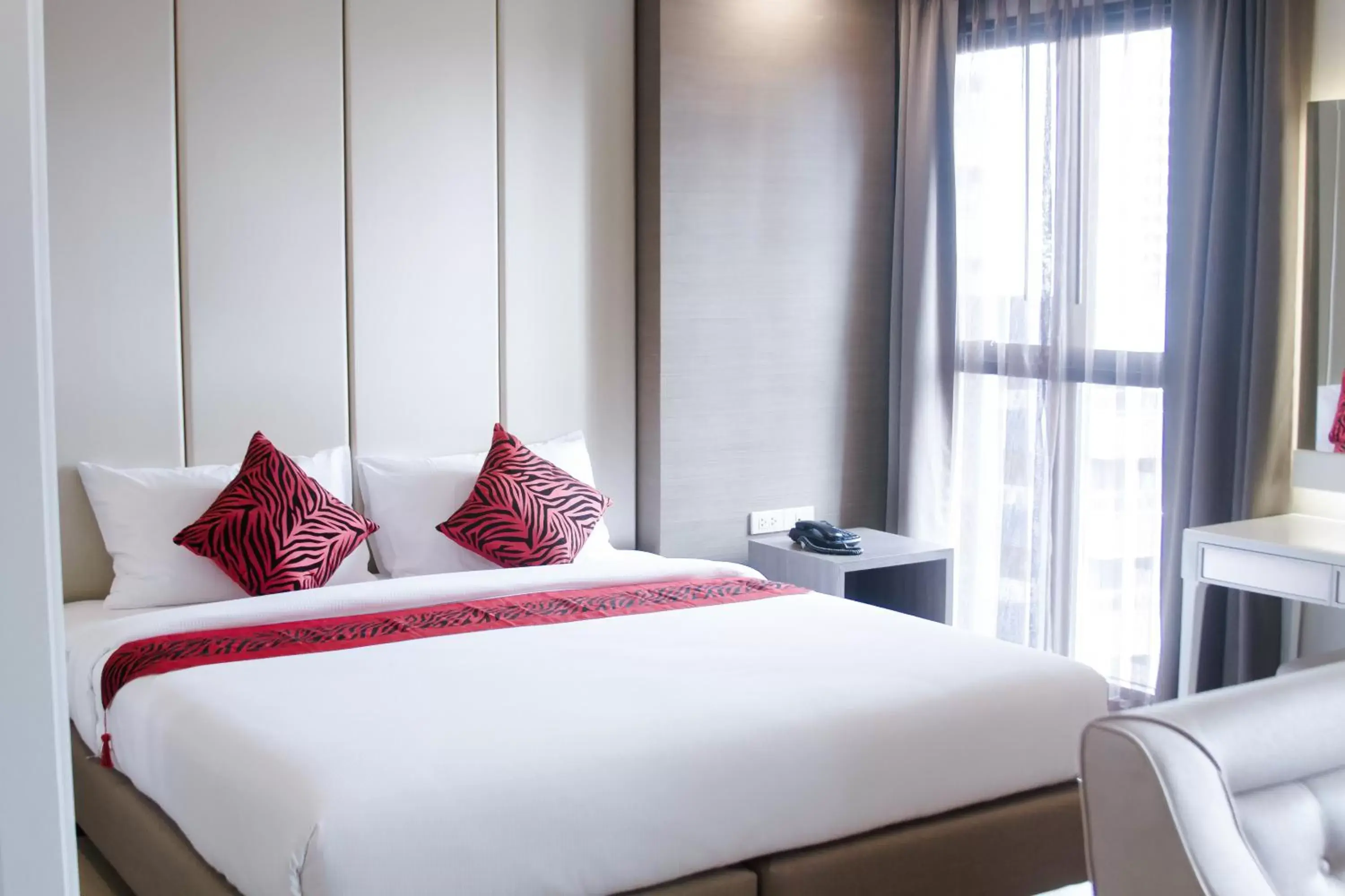 Deluxe Double Room in Hope Land Hotel Sukhumvit 8 Deluxe Double Room in Hope Land Hotel Sukhumvit 8