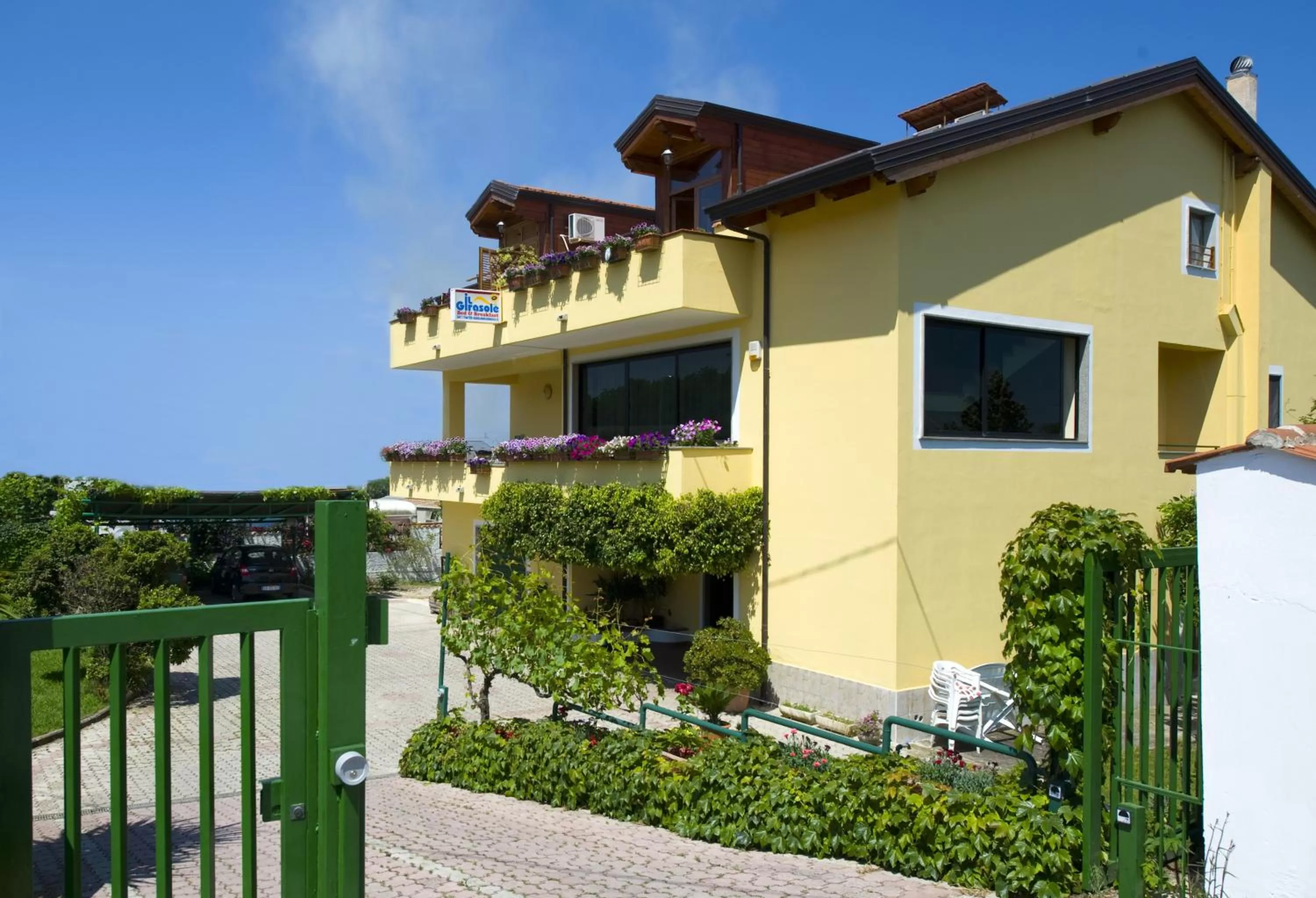 Property logo or sign, Property Building in B&B Il Girasole