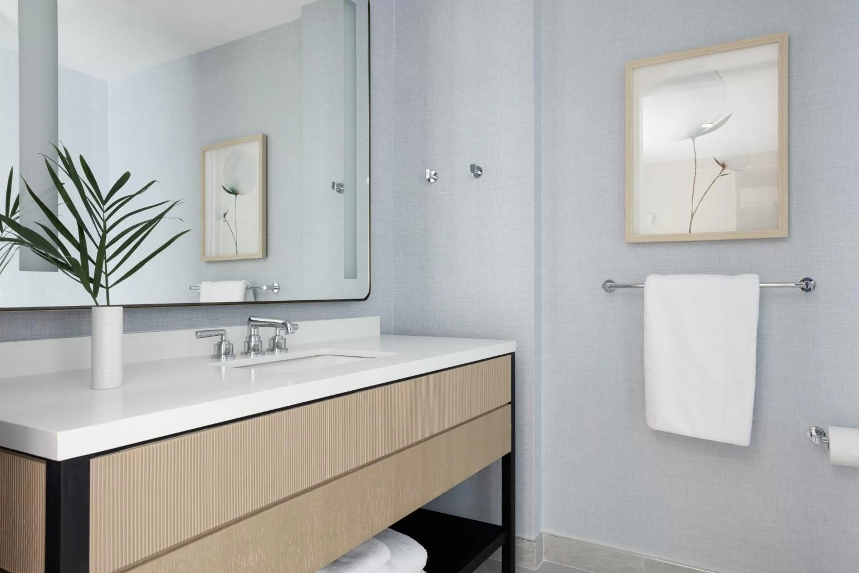 Bathroom in Kimpton - The Forum Hotel by IHG