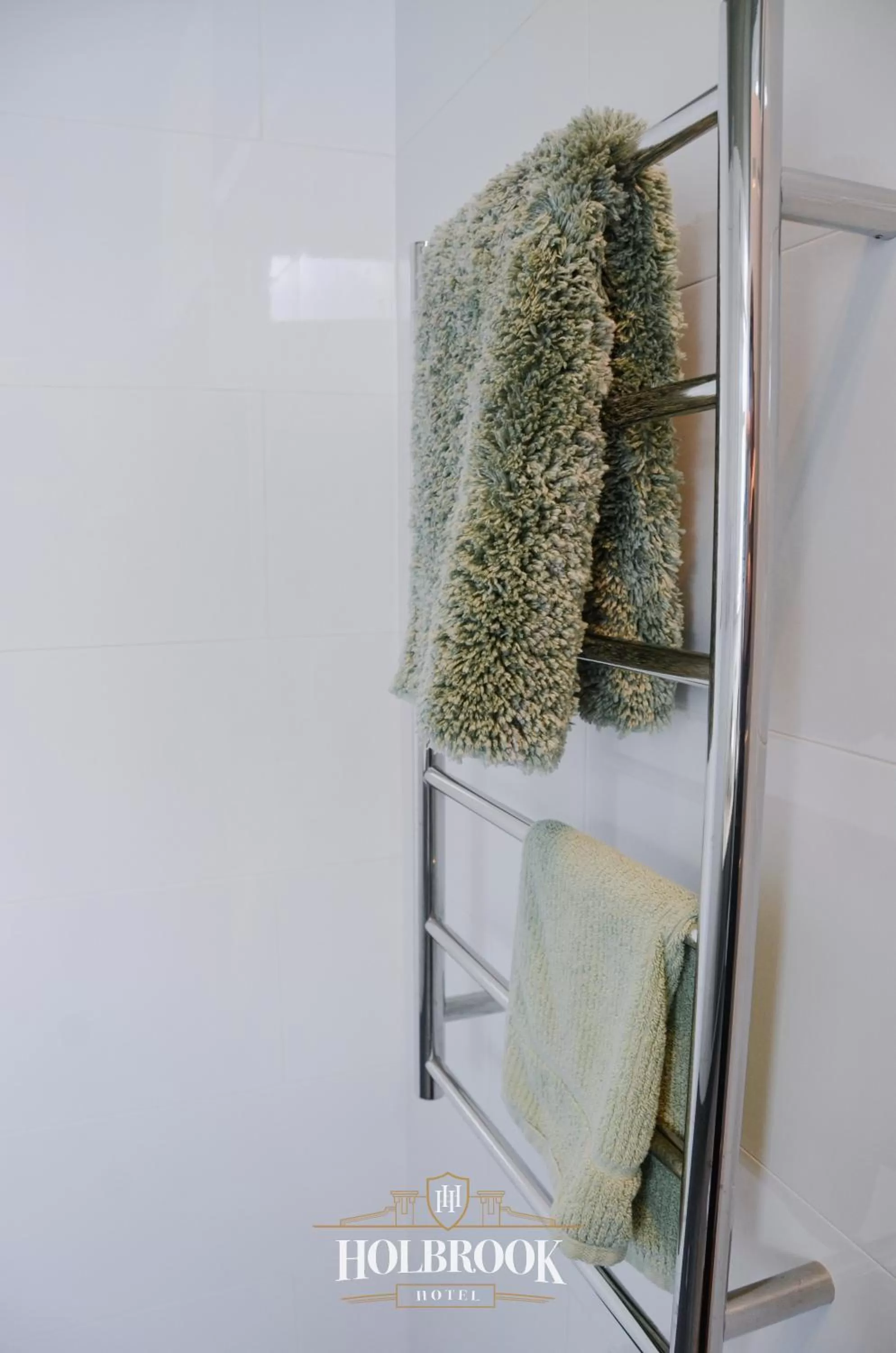 Shower in Holbrook Hotel