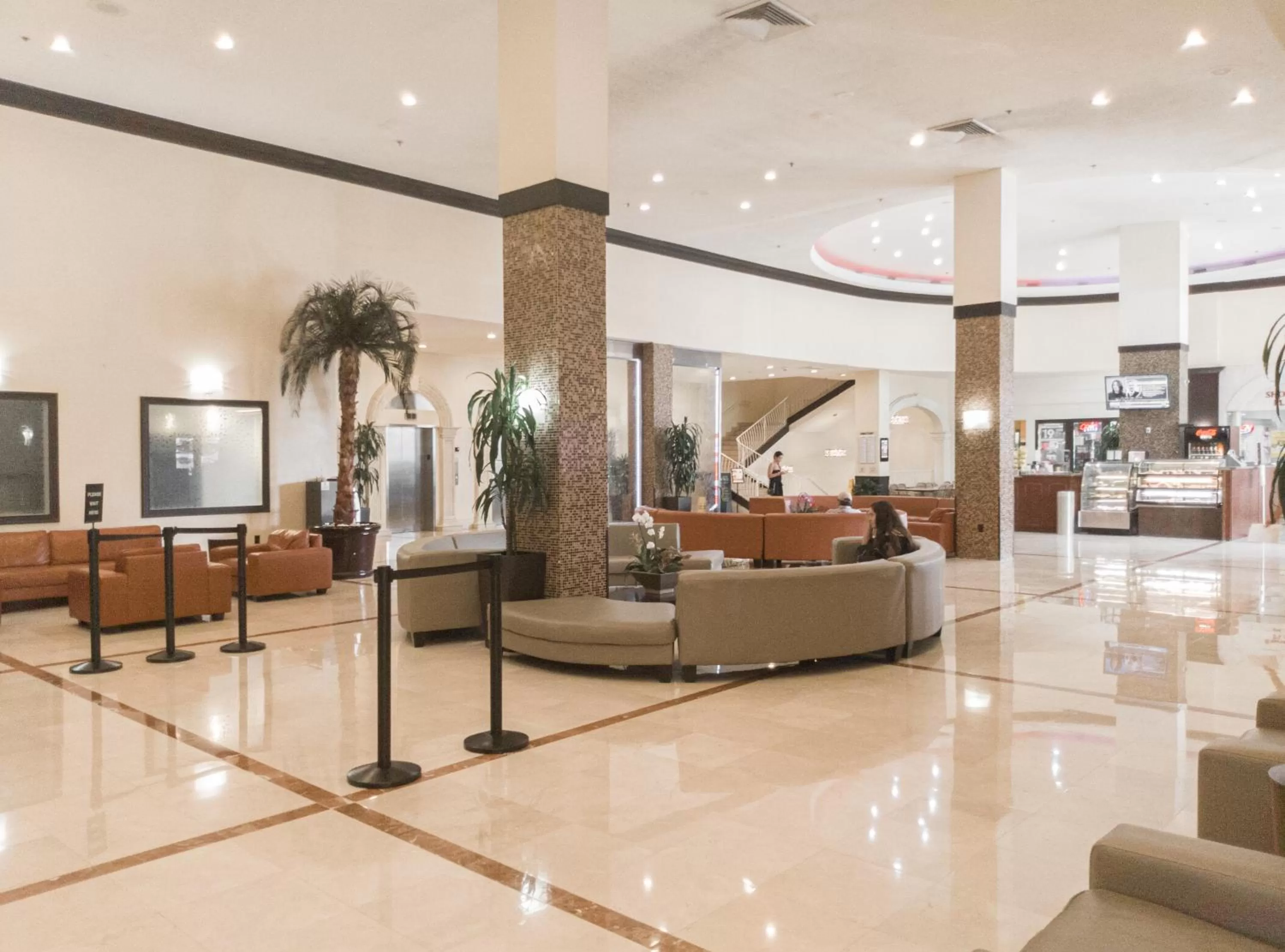 Lobby or reception in Ramada Plaza by Wyndham Marco Polo Beach Resort