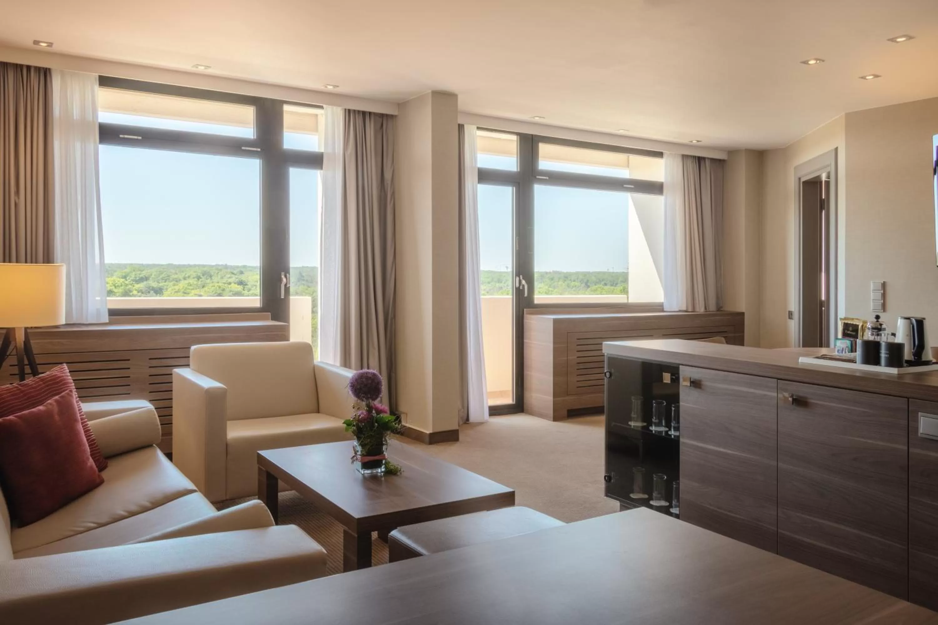 Photo of the whole room in Crowne Plaza Frankfurt Congress Hotel by IHG