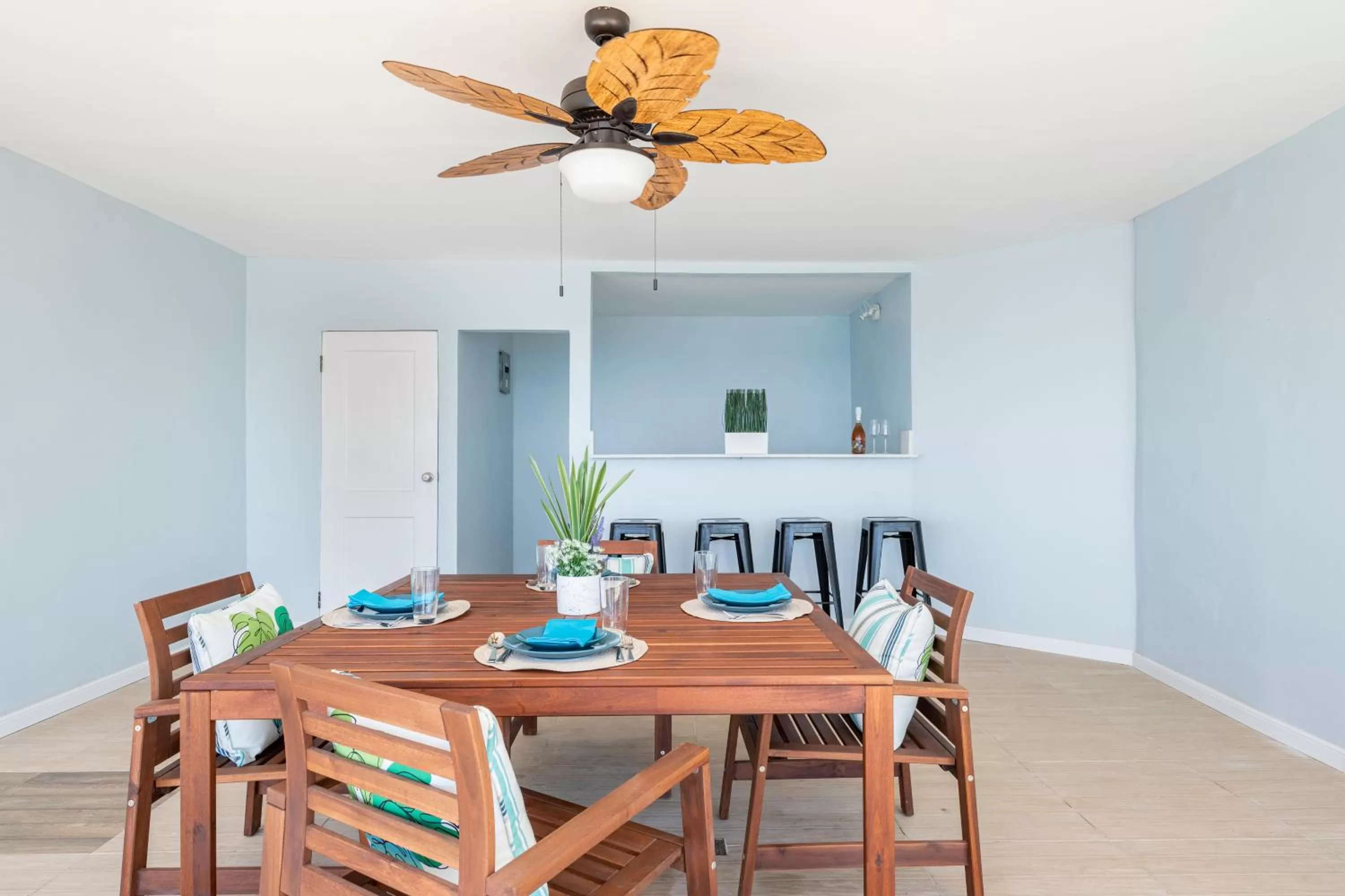 Dining area in Luxe Beach Resort
