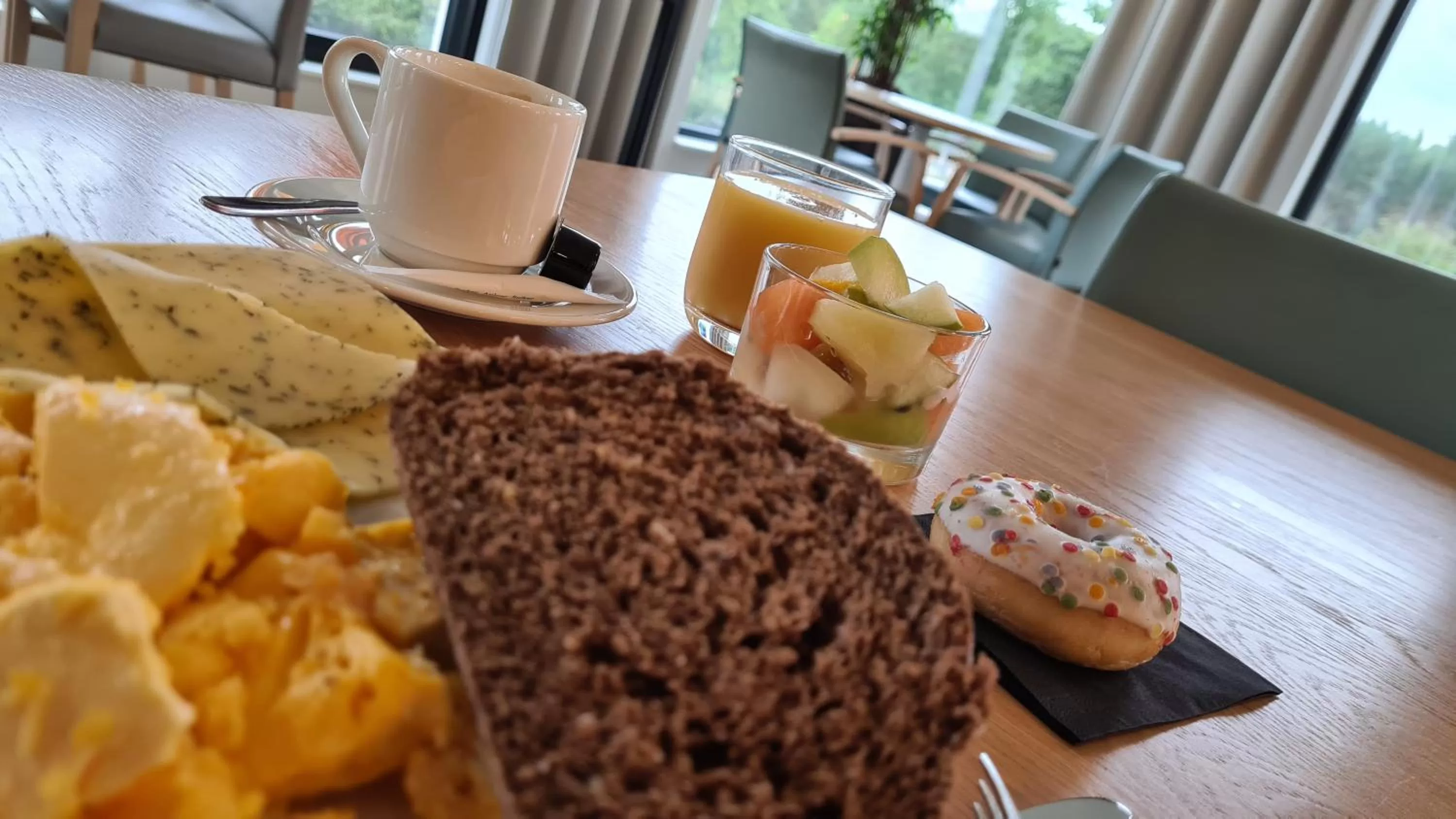 Continental breakfast, Food in Hotel Drie Eiken