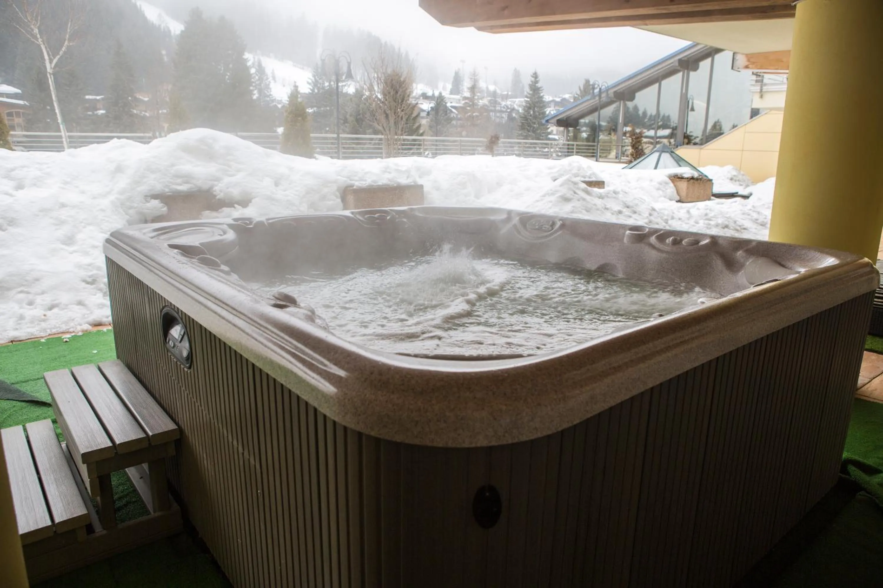 Hot Tub in Design Oberosler Hotel