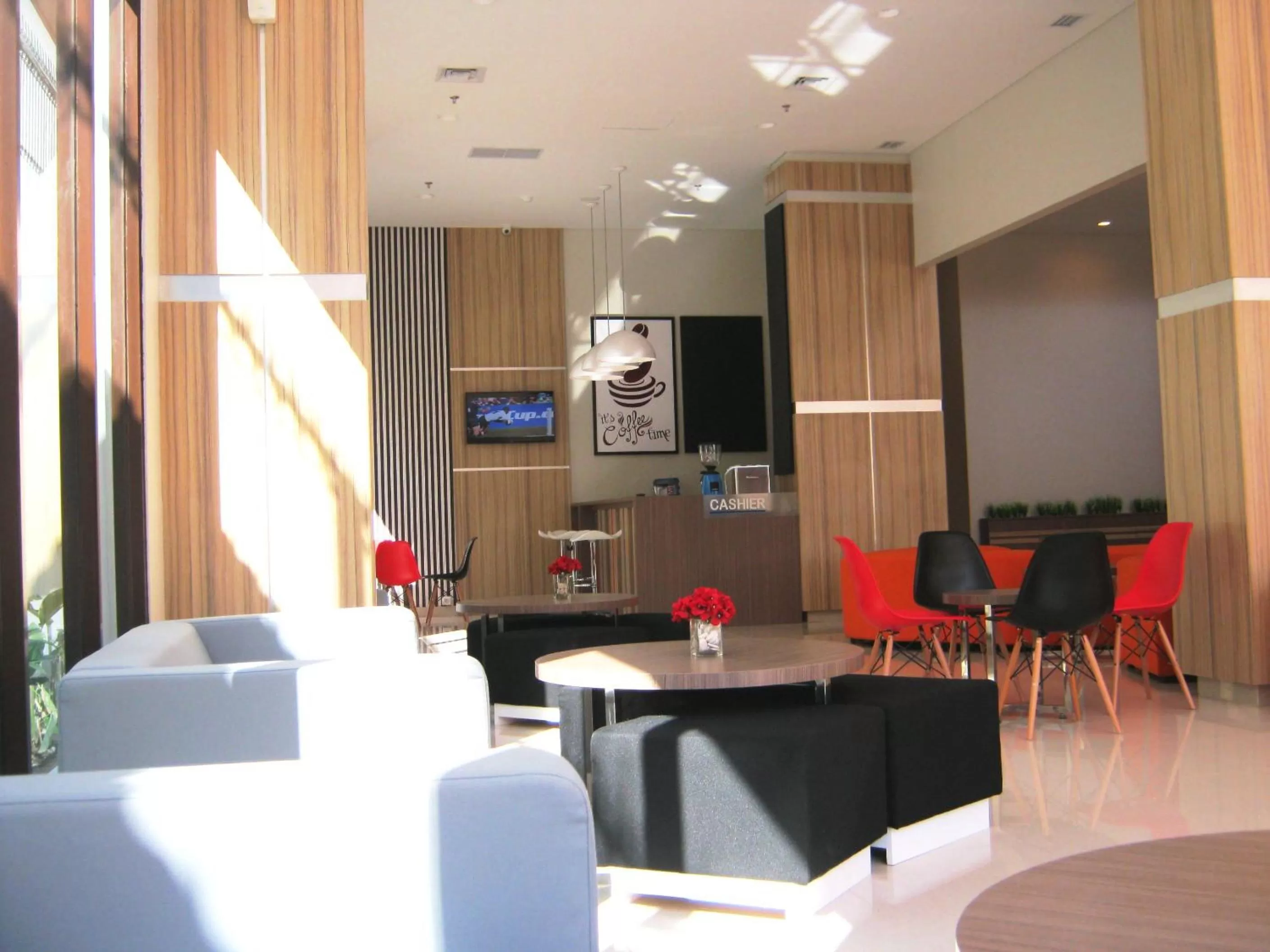 Lounge or bar in Cordela Hotel Cirebon