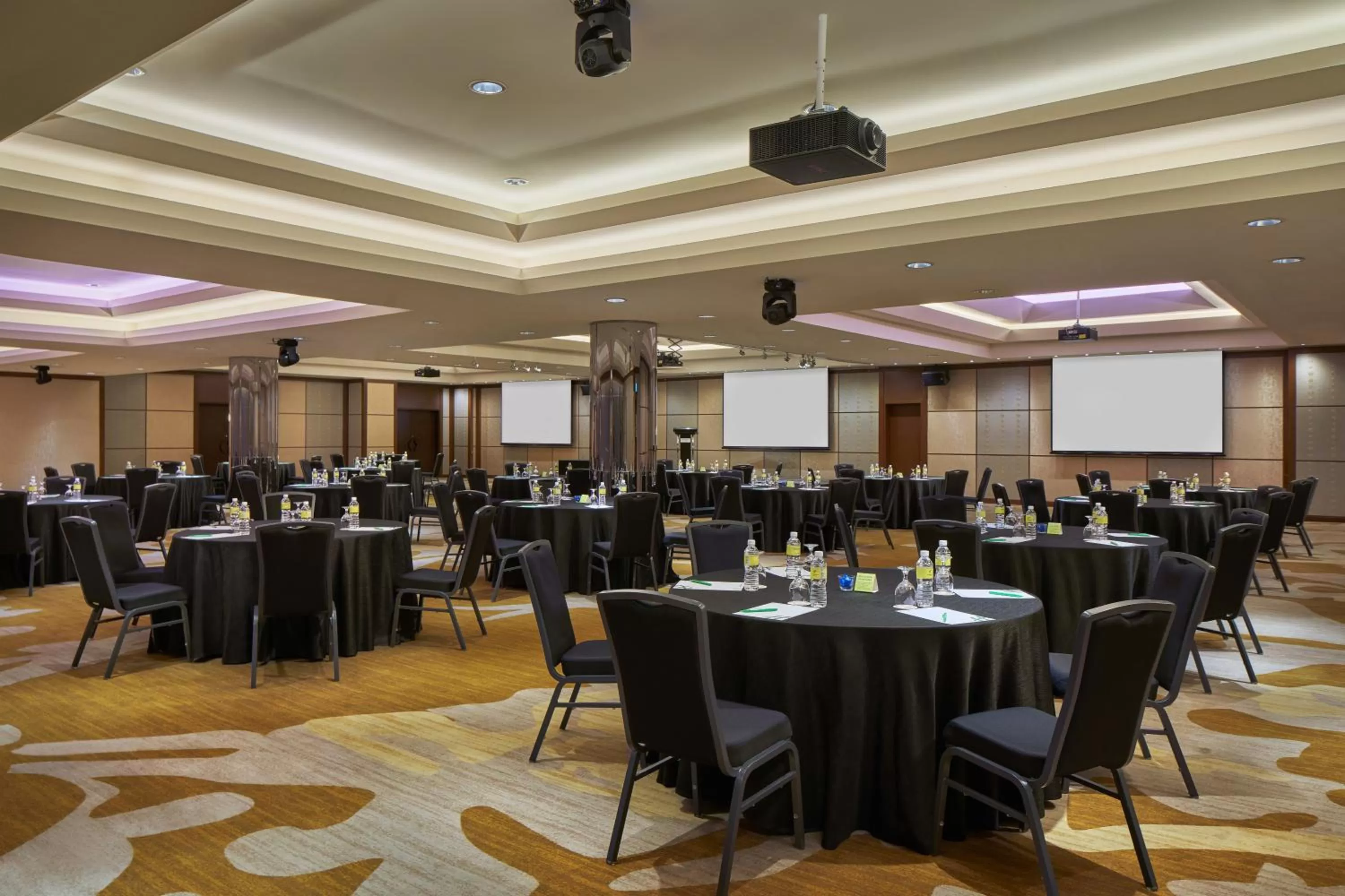 Meeting/conference room in Holiday Inn Singapore Atrium by IHG