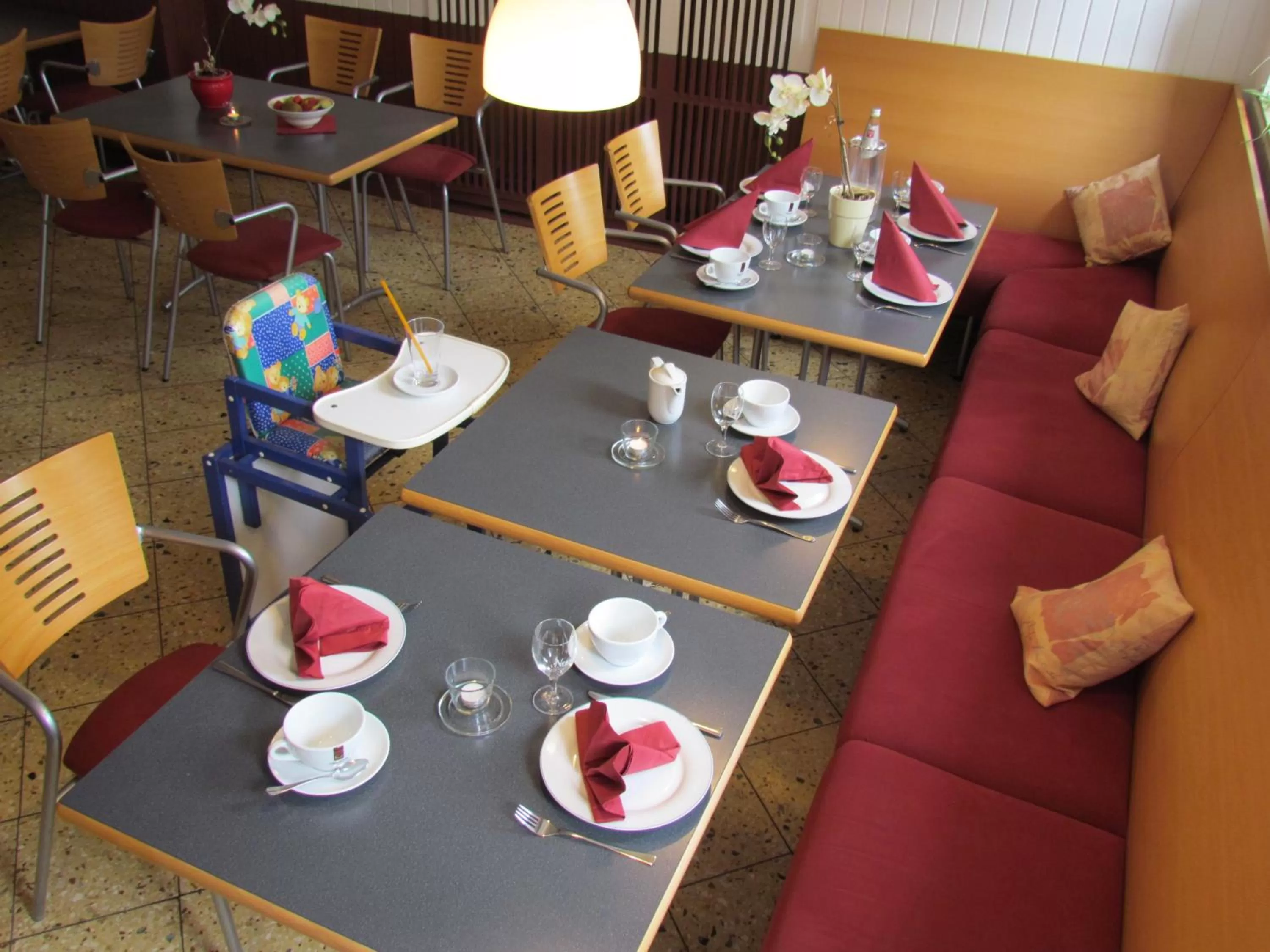 Restaurant/places to eat in Hotel Stadt Mainz