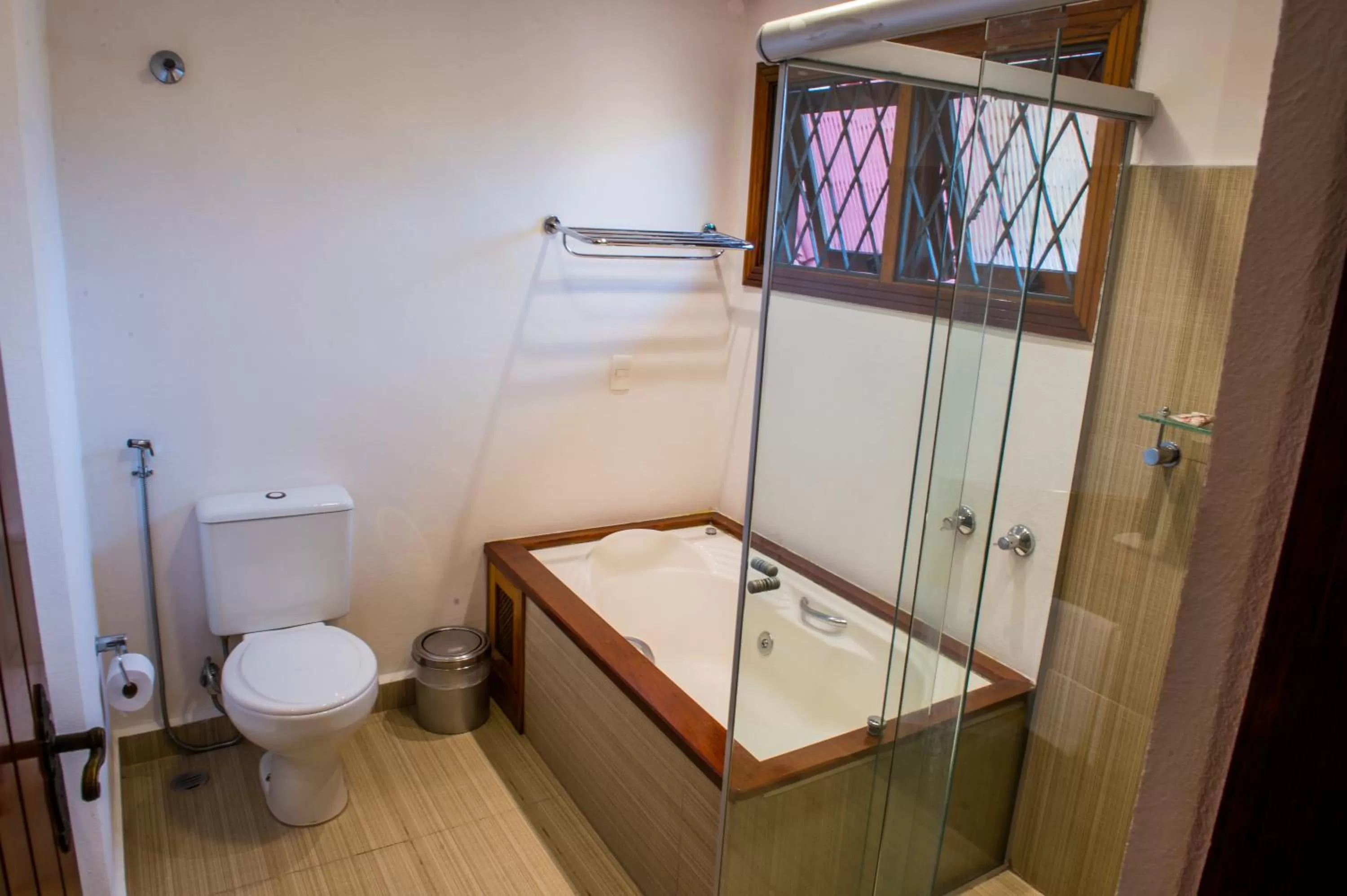 Shower, Bathroom in Pousada das Lavandas