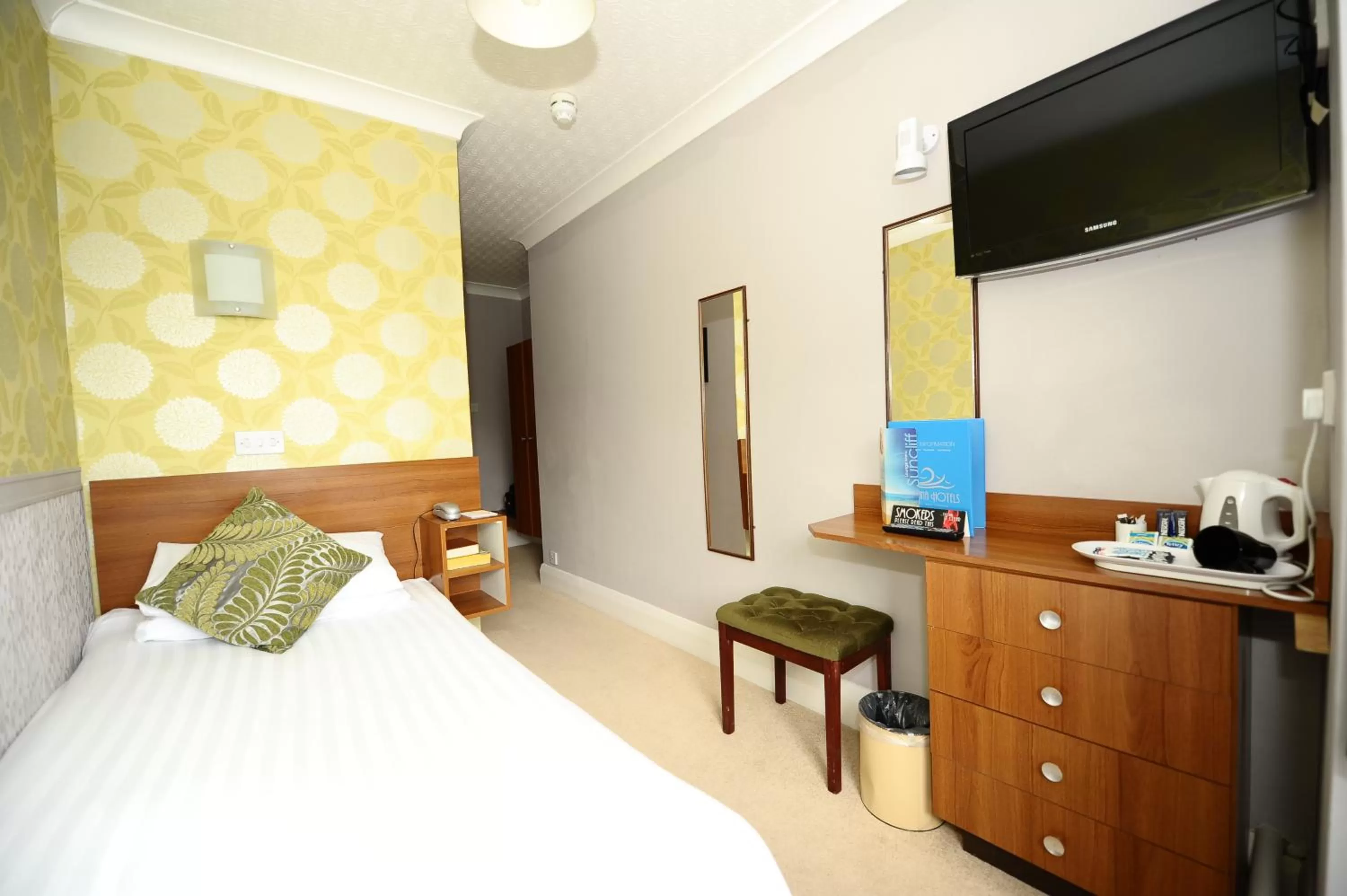 Bed in Suncliff Hotel - OCEANA COLLECTION