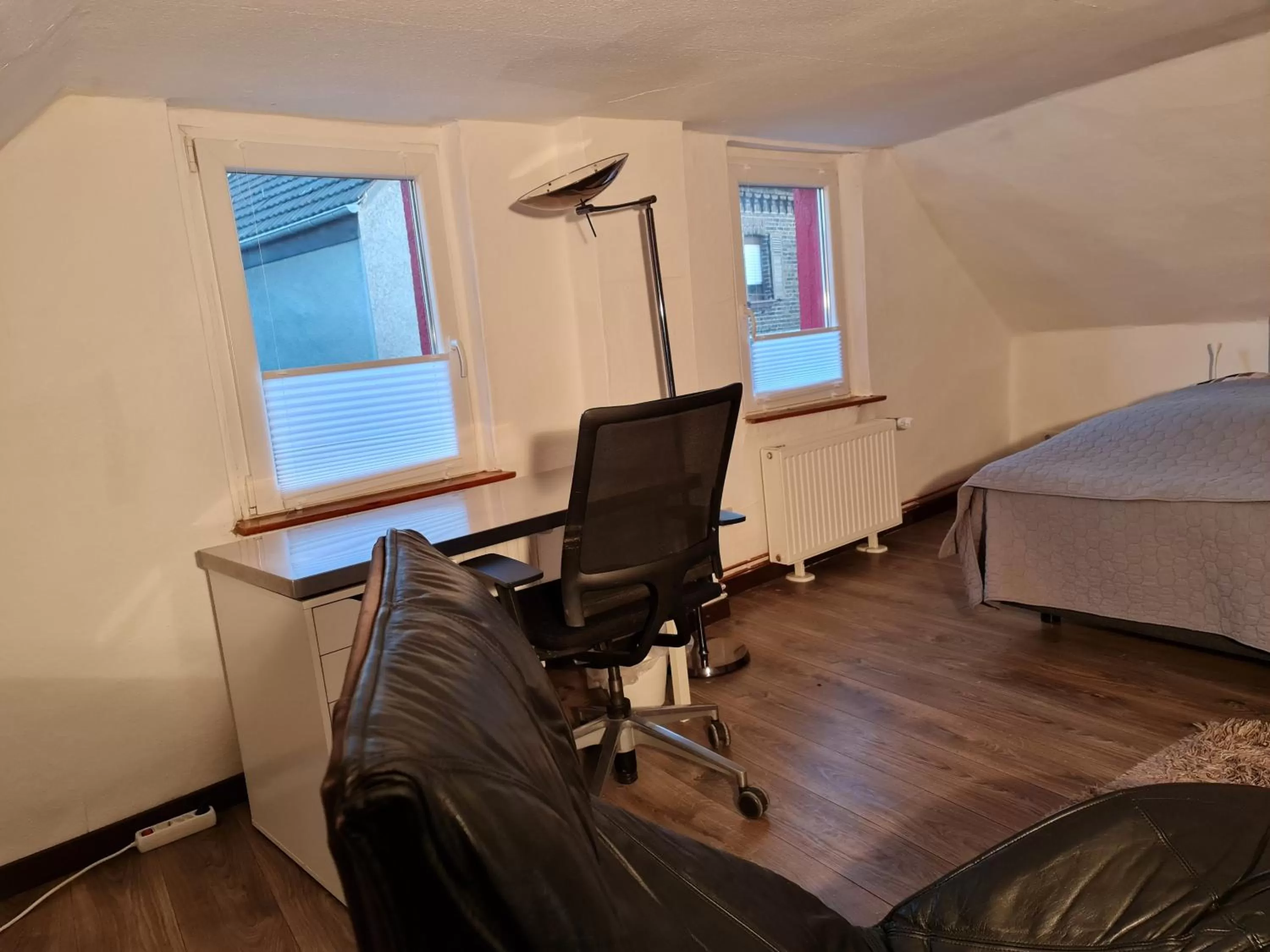 Schönste Lage am Rhein in unmittelbarer Stadtnähe, B & B