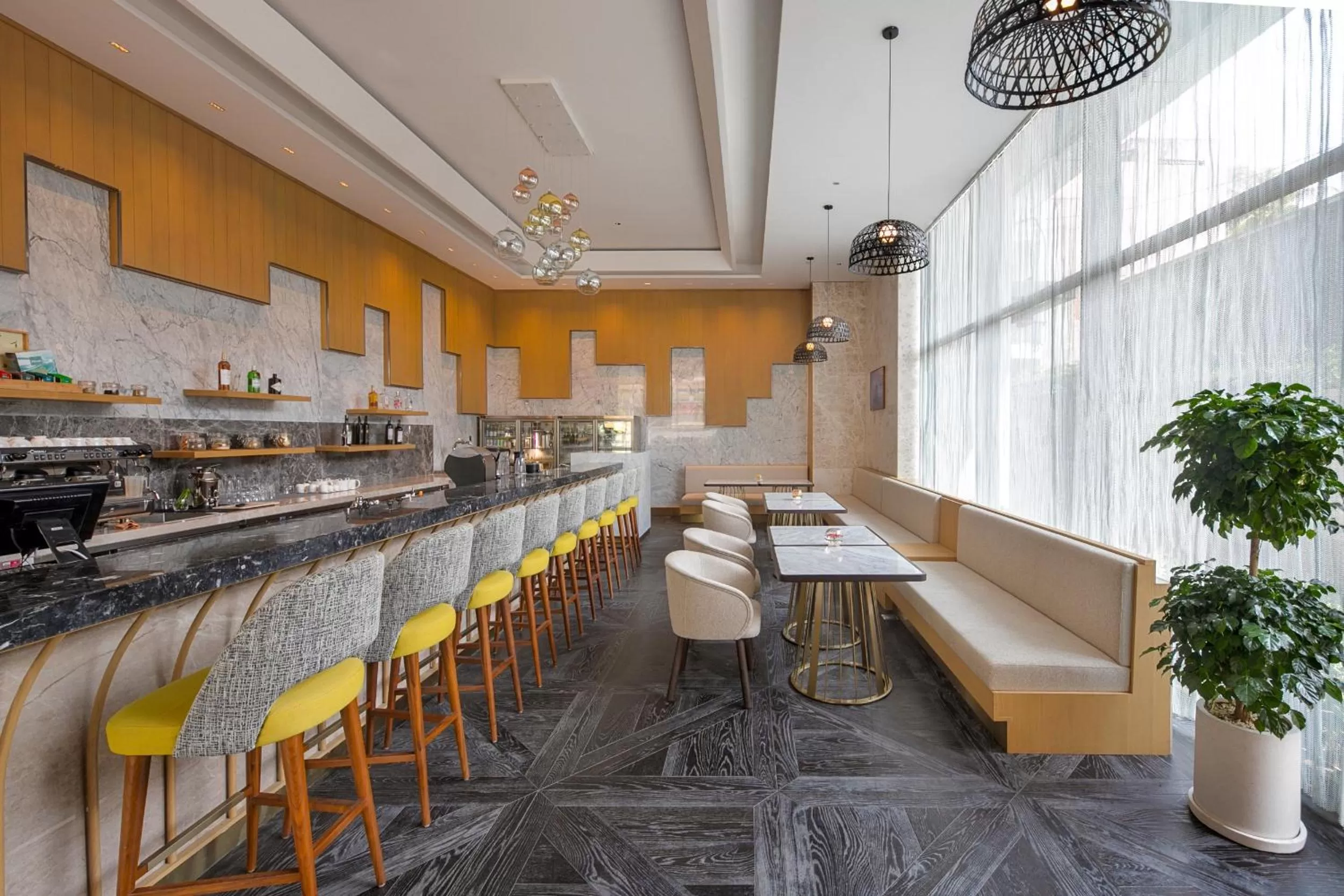 Lounge or bar in Grand Hyams Hotel - Quy Nhon Beach