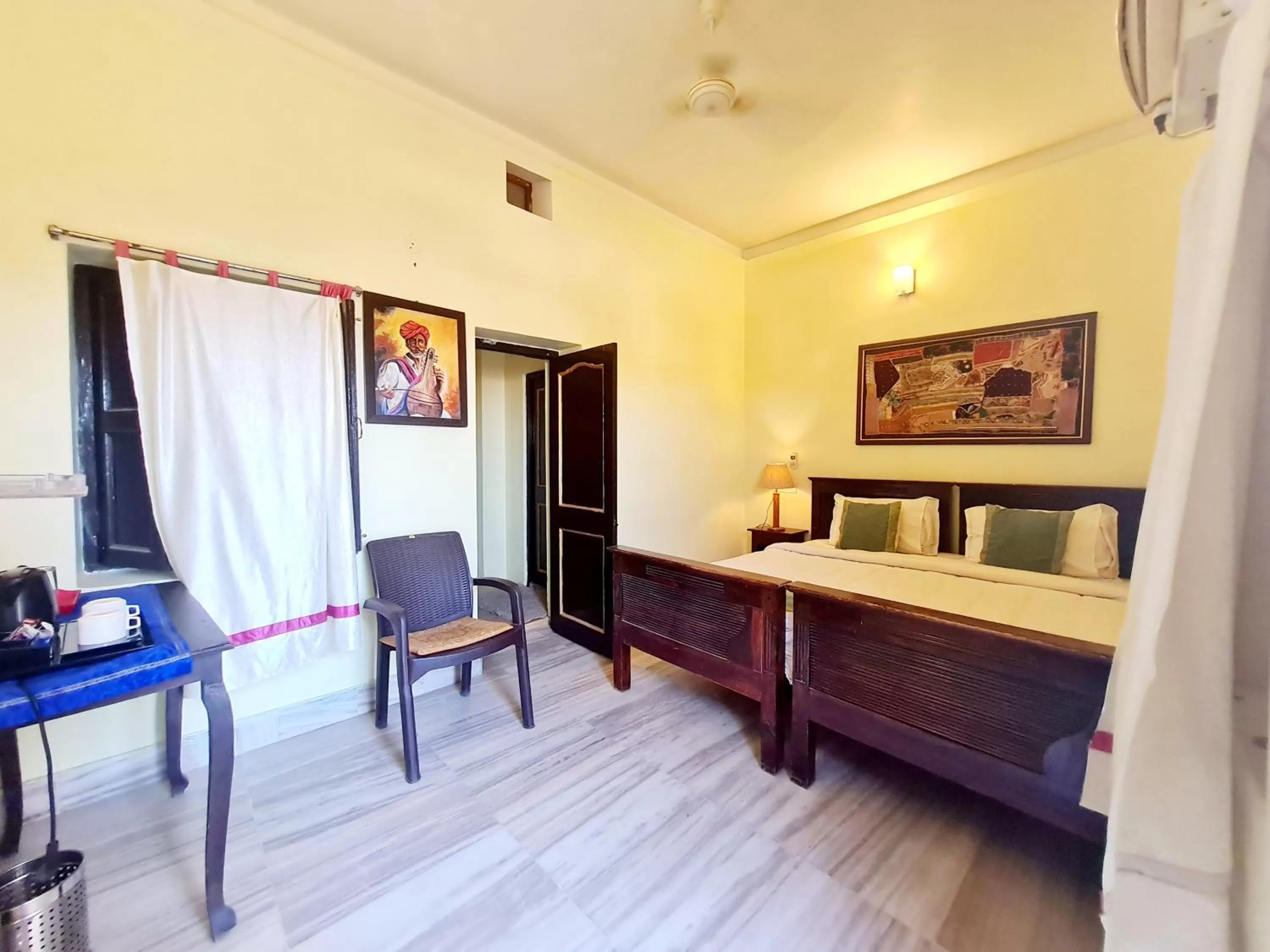 Bed in Hotel Shahi Garh