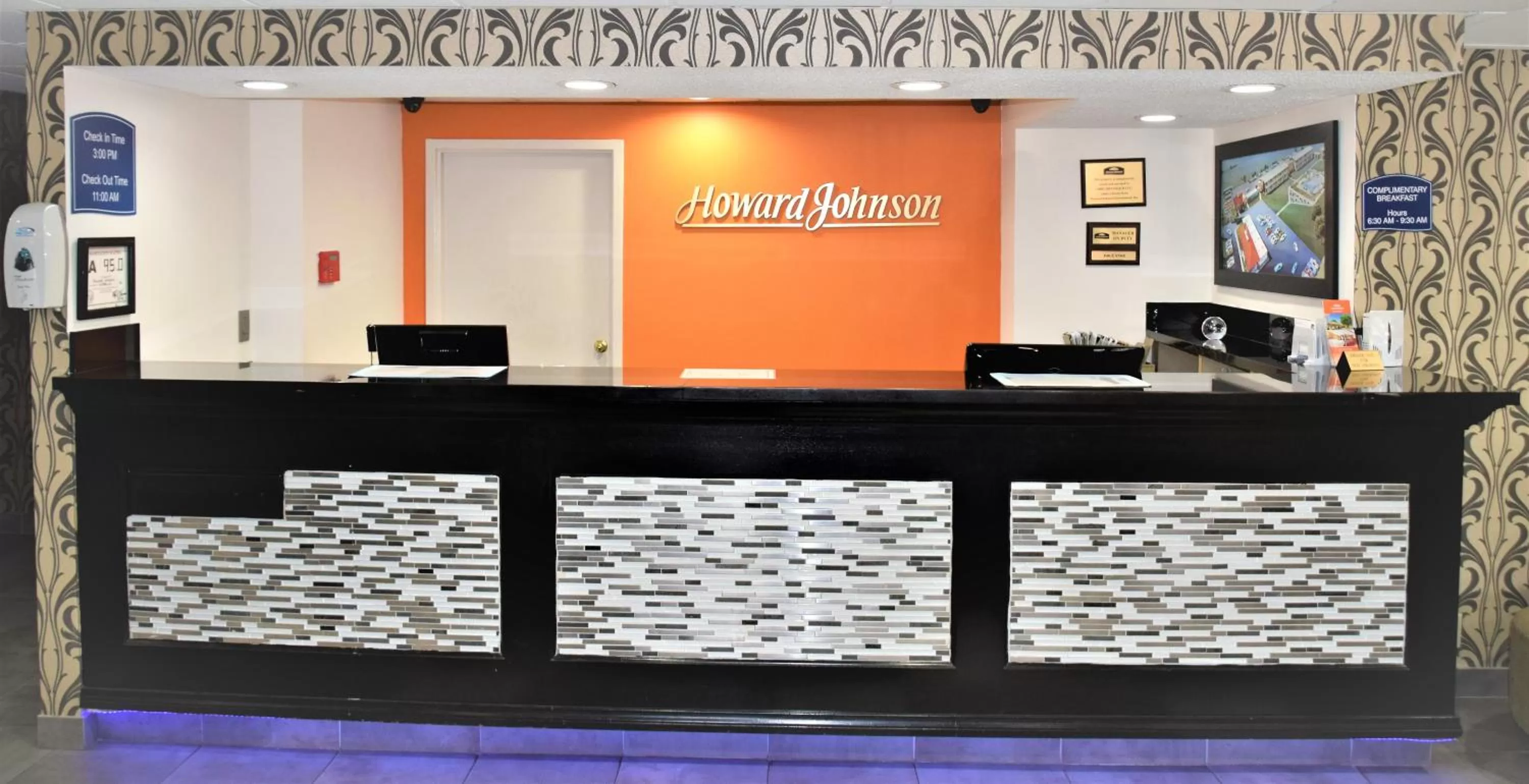 Howard Johnson by Wyndham Greensboro Near the Coliseum