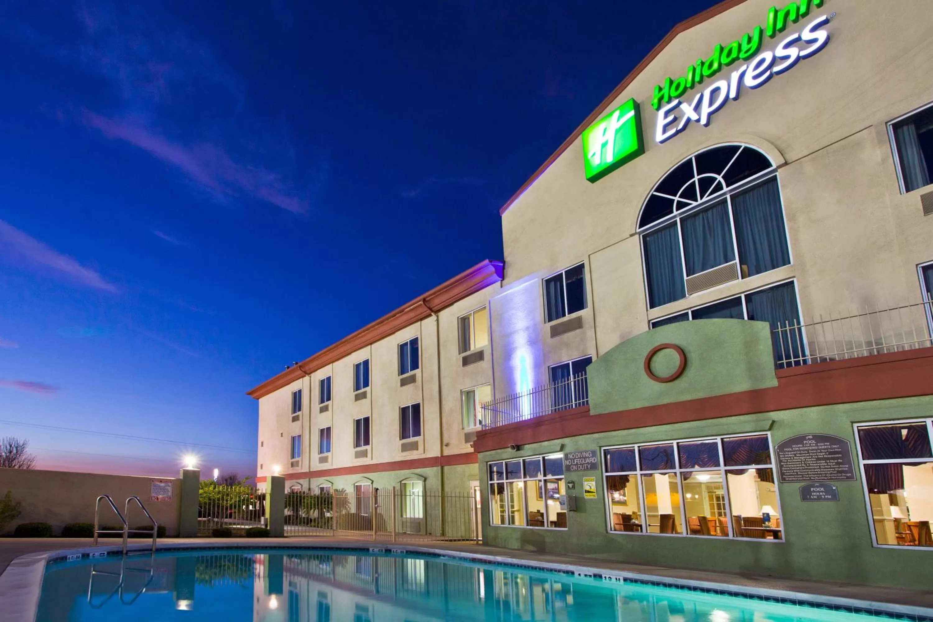 Swimming pool in Holiday Inn Express Hotel & Suites Live Oak by IHG