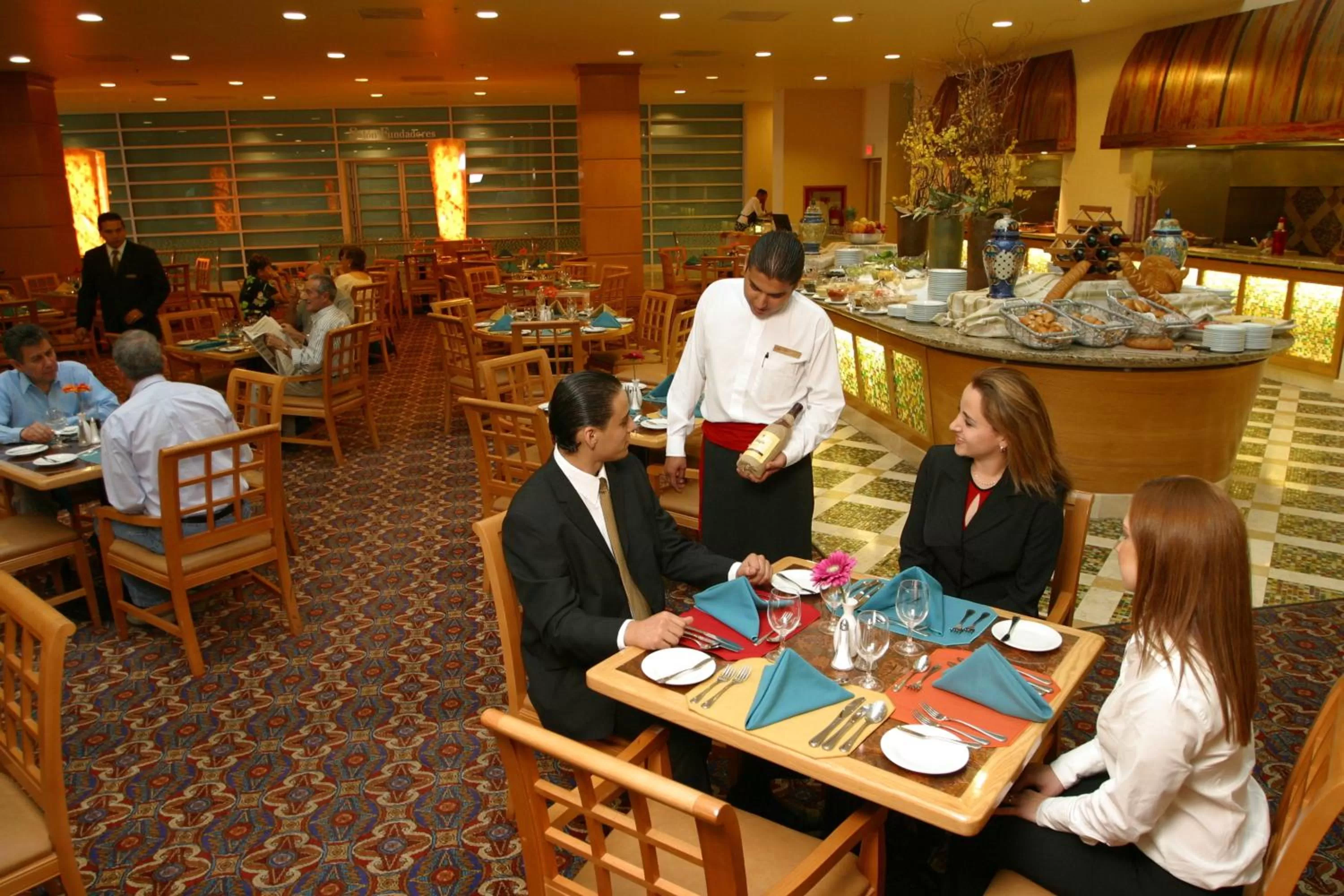 Restaurant/places to eat in Crowne Plaza Torreon by IHG