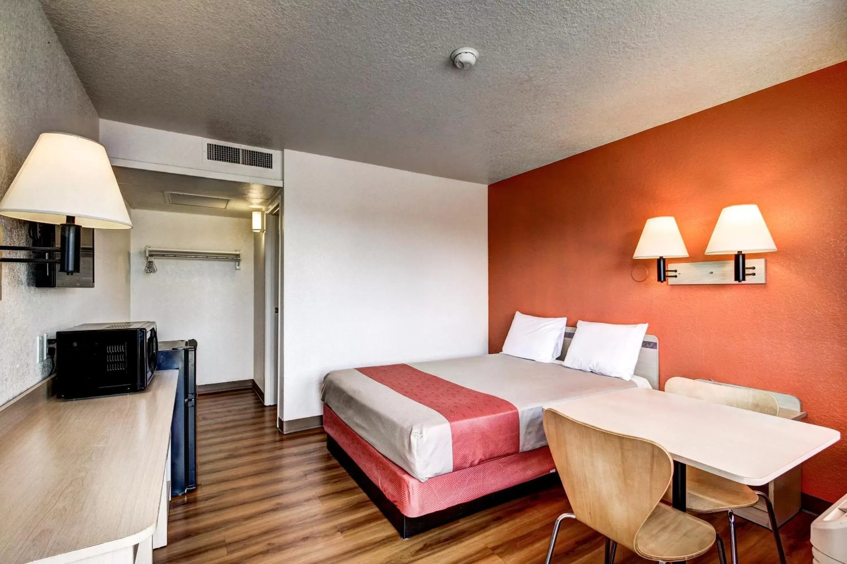 Queen Room - single occupancy - Disability Access - Roll in Shower in Motel 6 Wells Queen Room - single occupancy - Disability Access - Roll in Shower in Motel 6 Wells