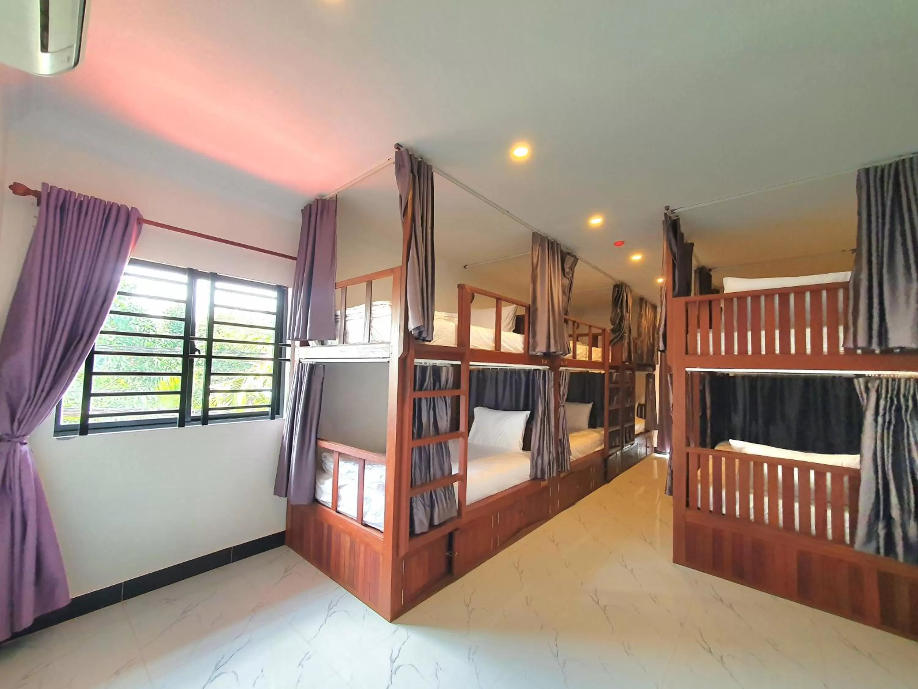 bunk bed in Long Night Siem Reap Hotel