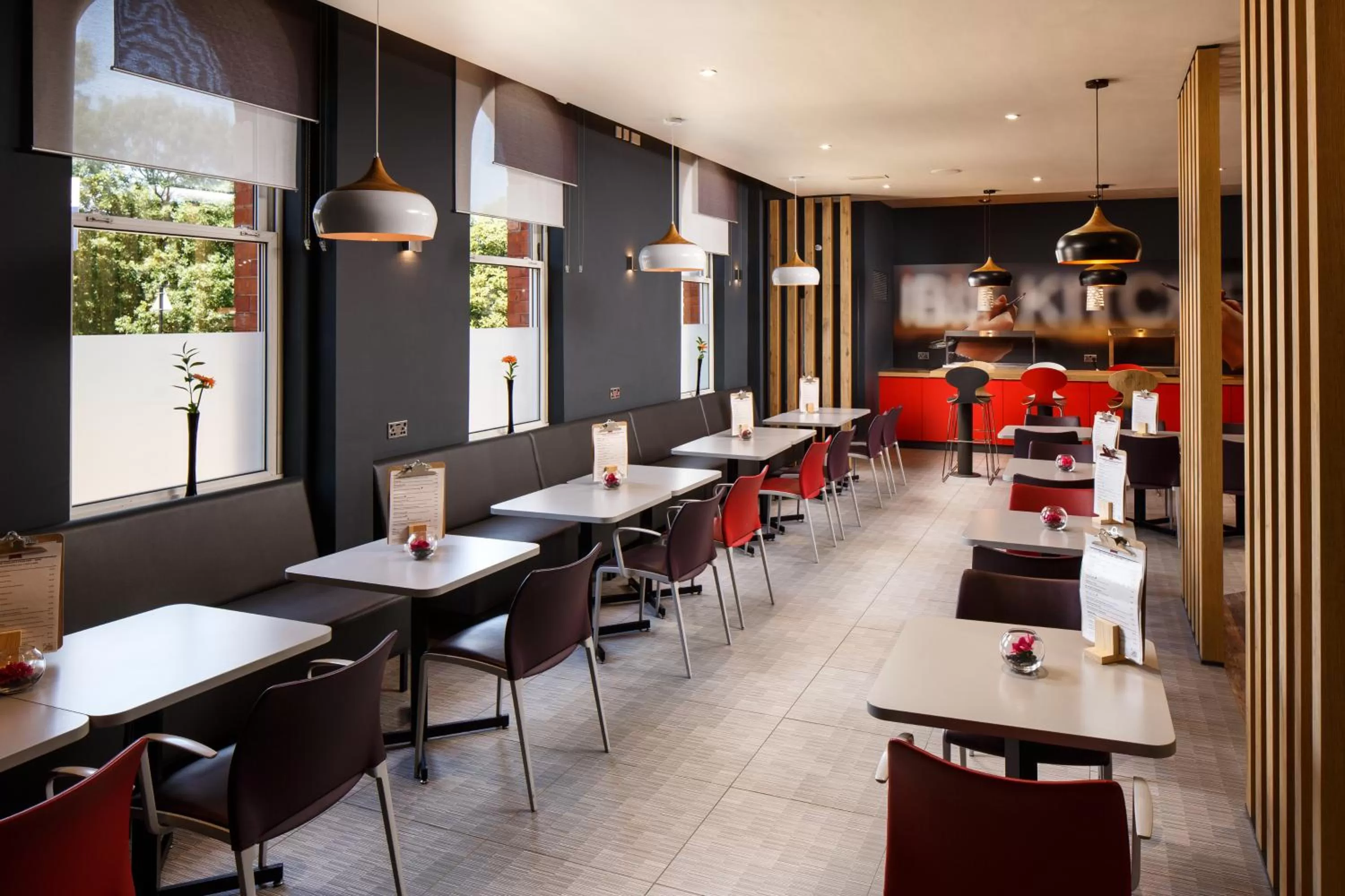 Restaurant/places to eat in ibis Coventry Centre