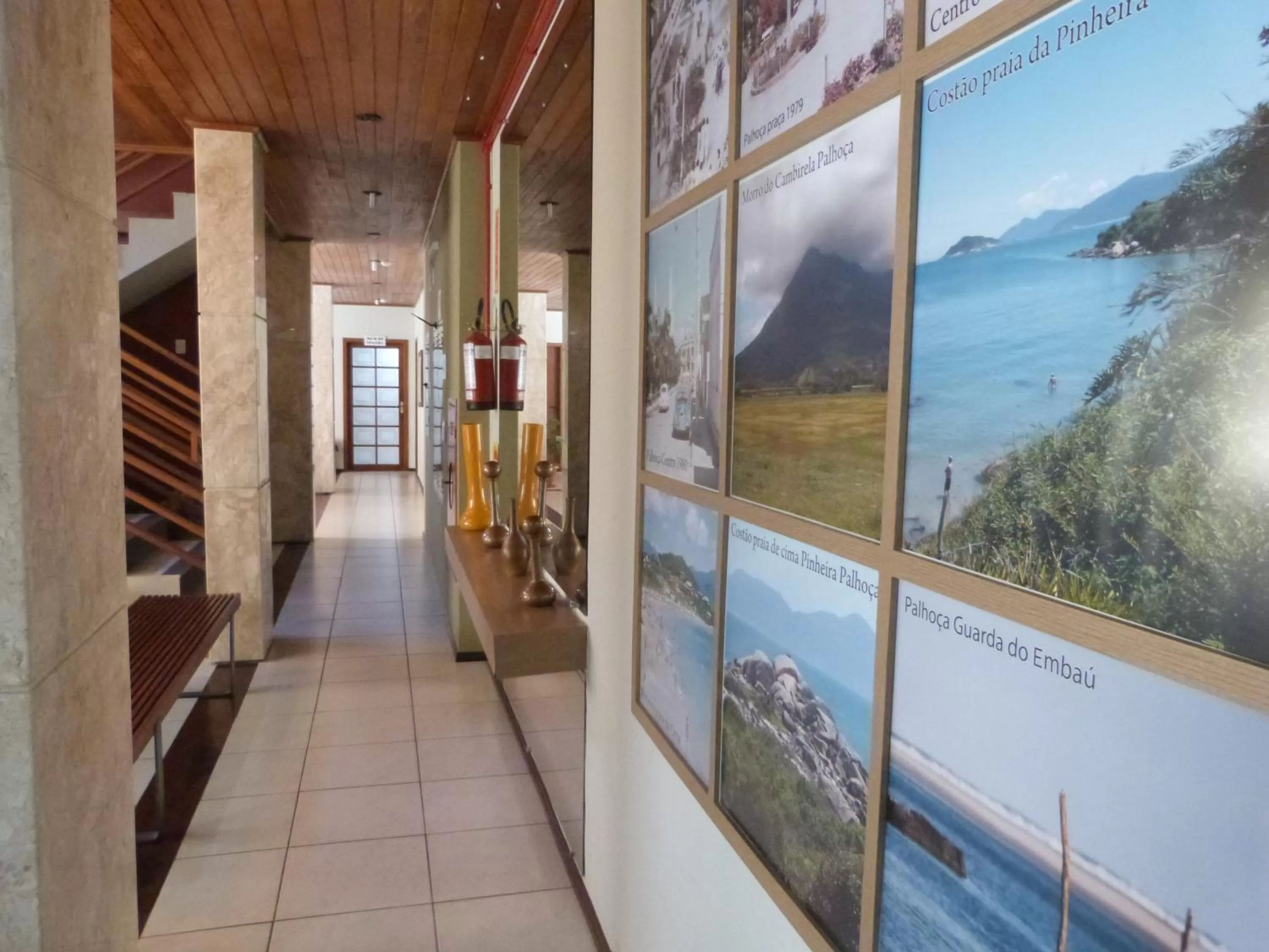 Lobby or reception, Balcony/Terrace in Hotel Cambirela