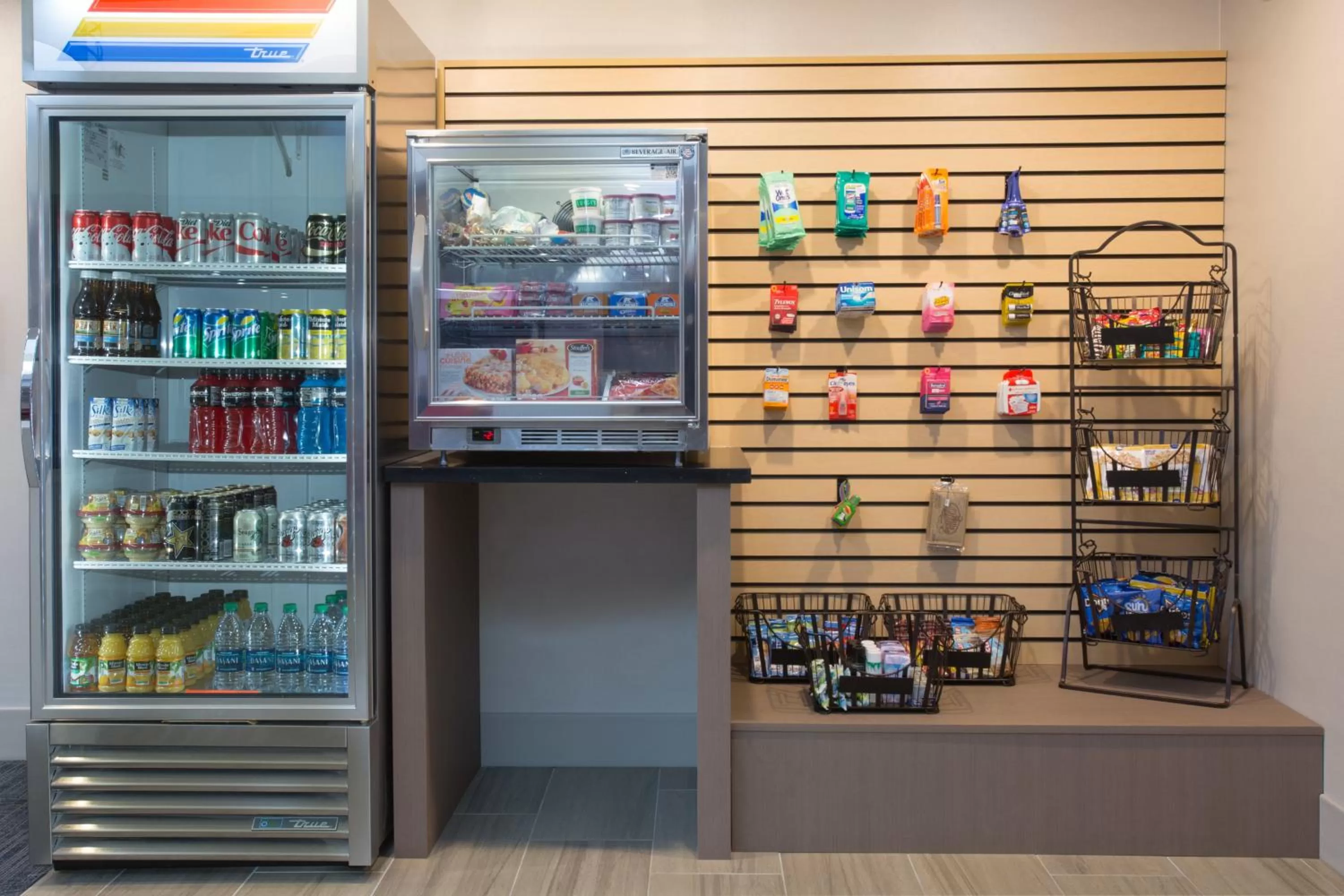 Lobby or reception in Holiday Inn Express & Suites Ft Collins by IHG