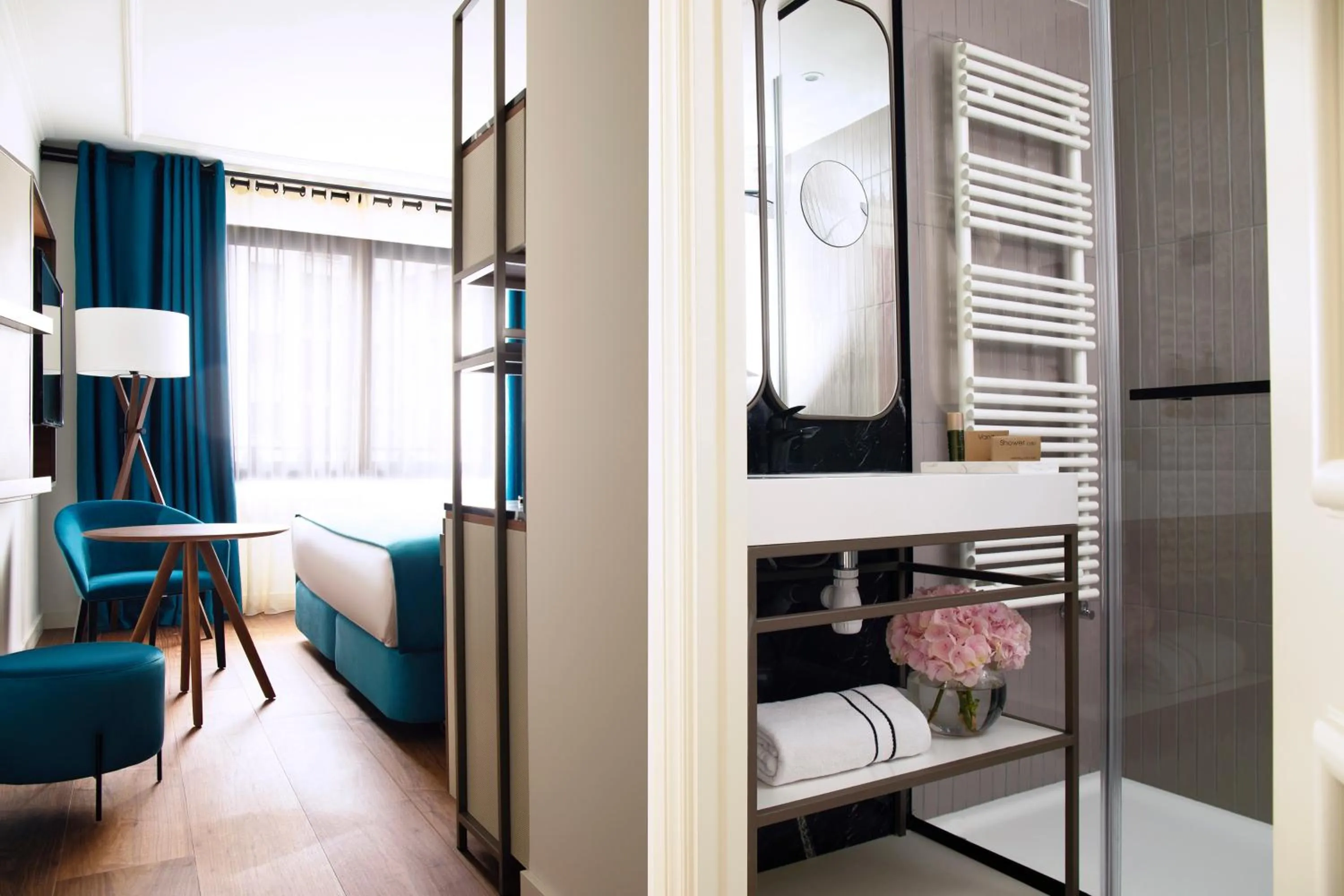 TV and multimedia, Bed in Villa Marquis a Member of Melia Collection Tour Eiffel