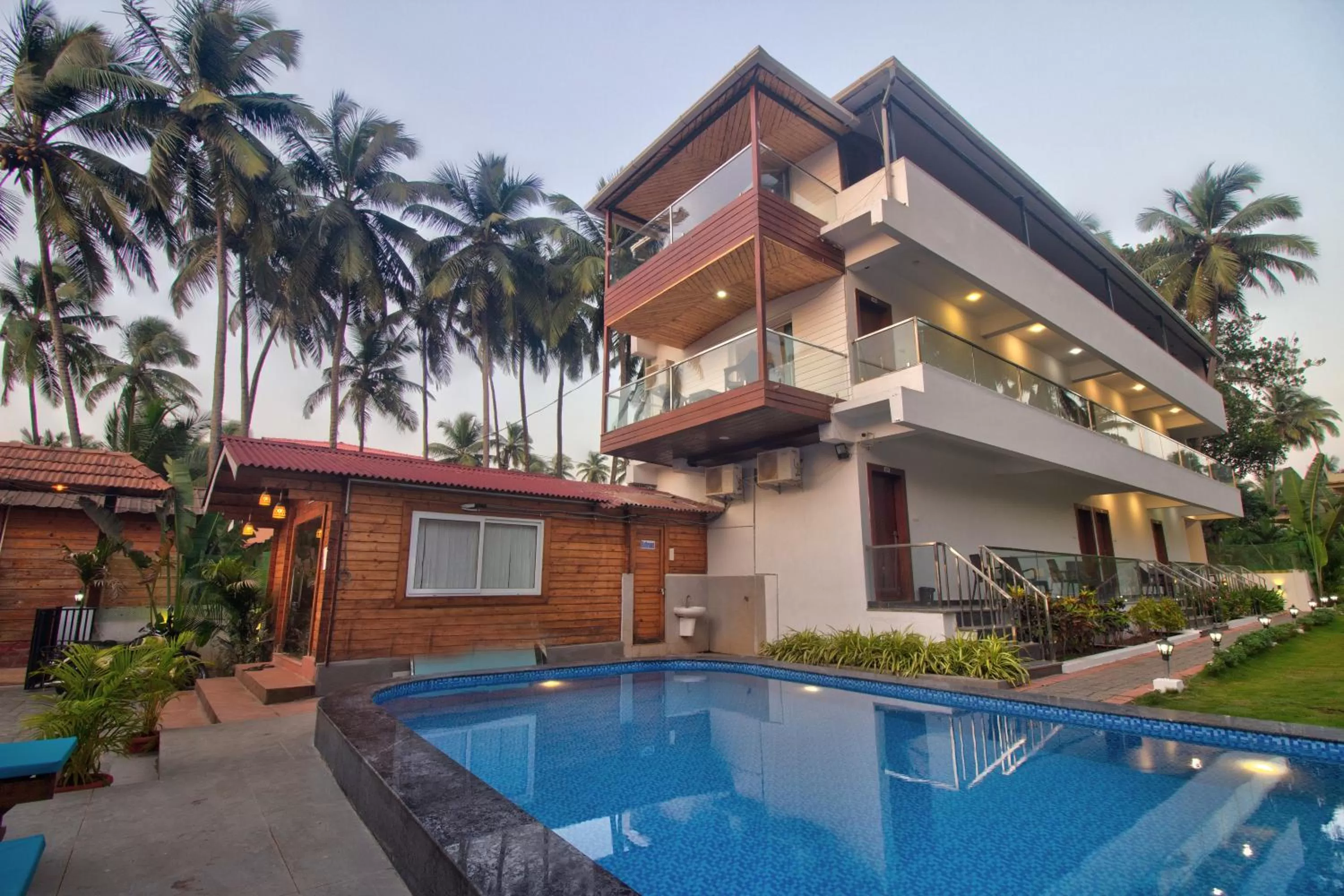 Property building in Oceano Beach Resort