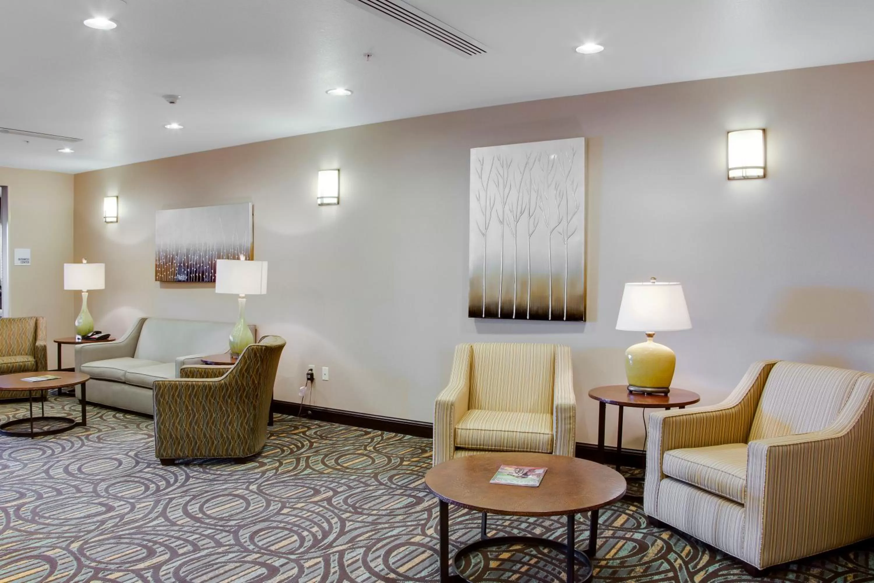 Lobby or reception in Holiday Inn Express & Suites Nevada by IHG