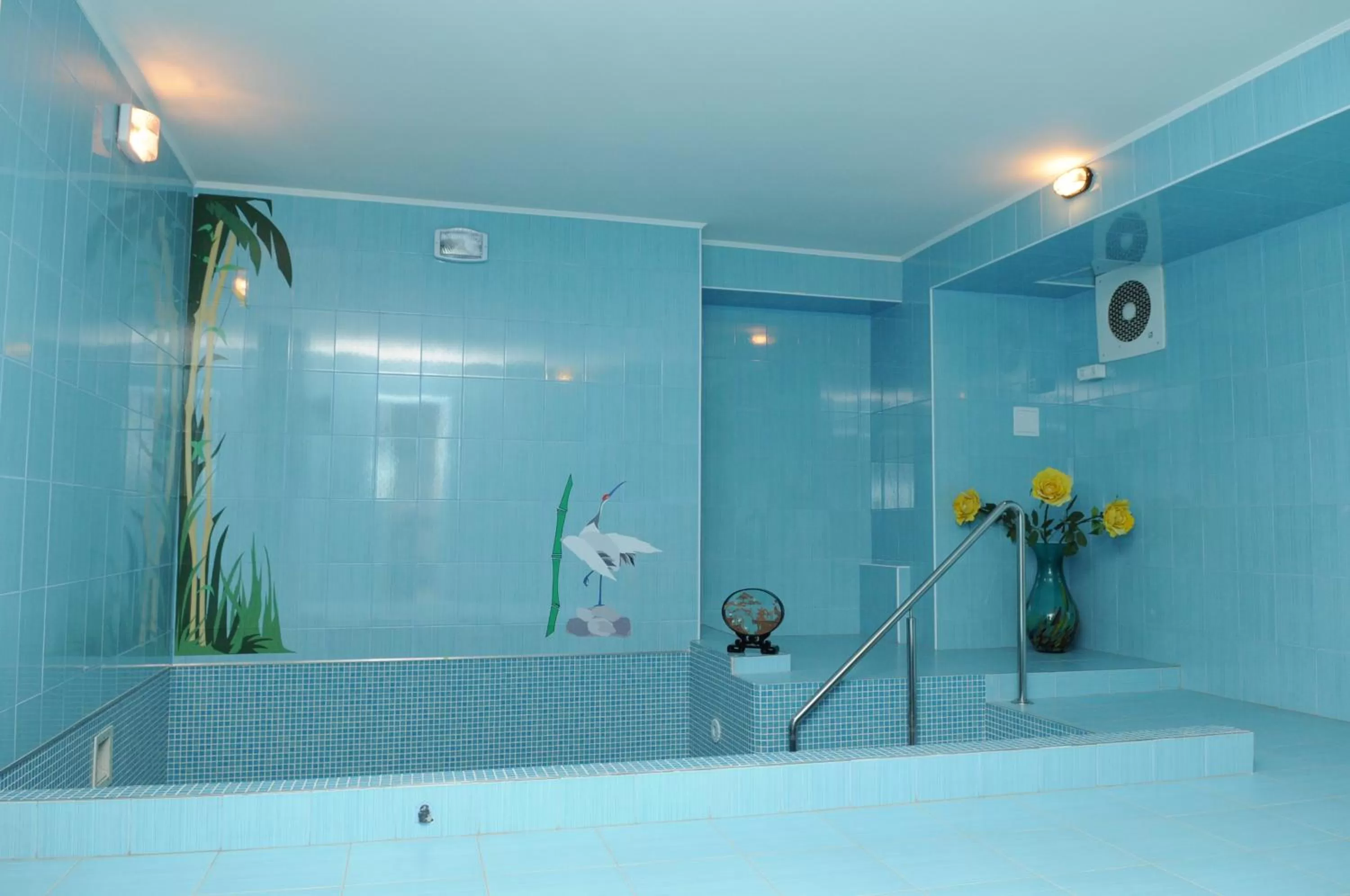 Hot Tub in Manhattan Hotel & Restaurant