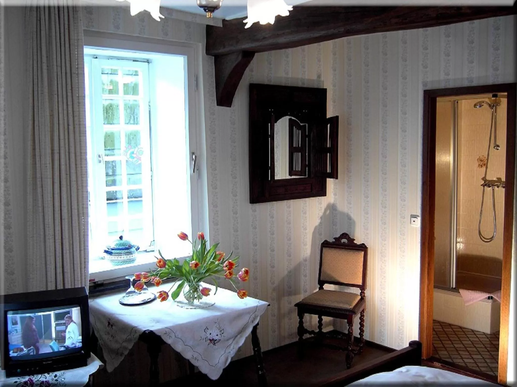 Photo of the whole room, Bed in Hotel Graf Rolshausen