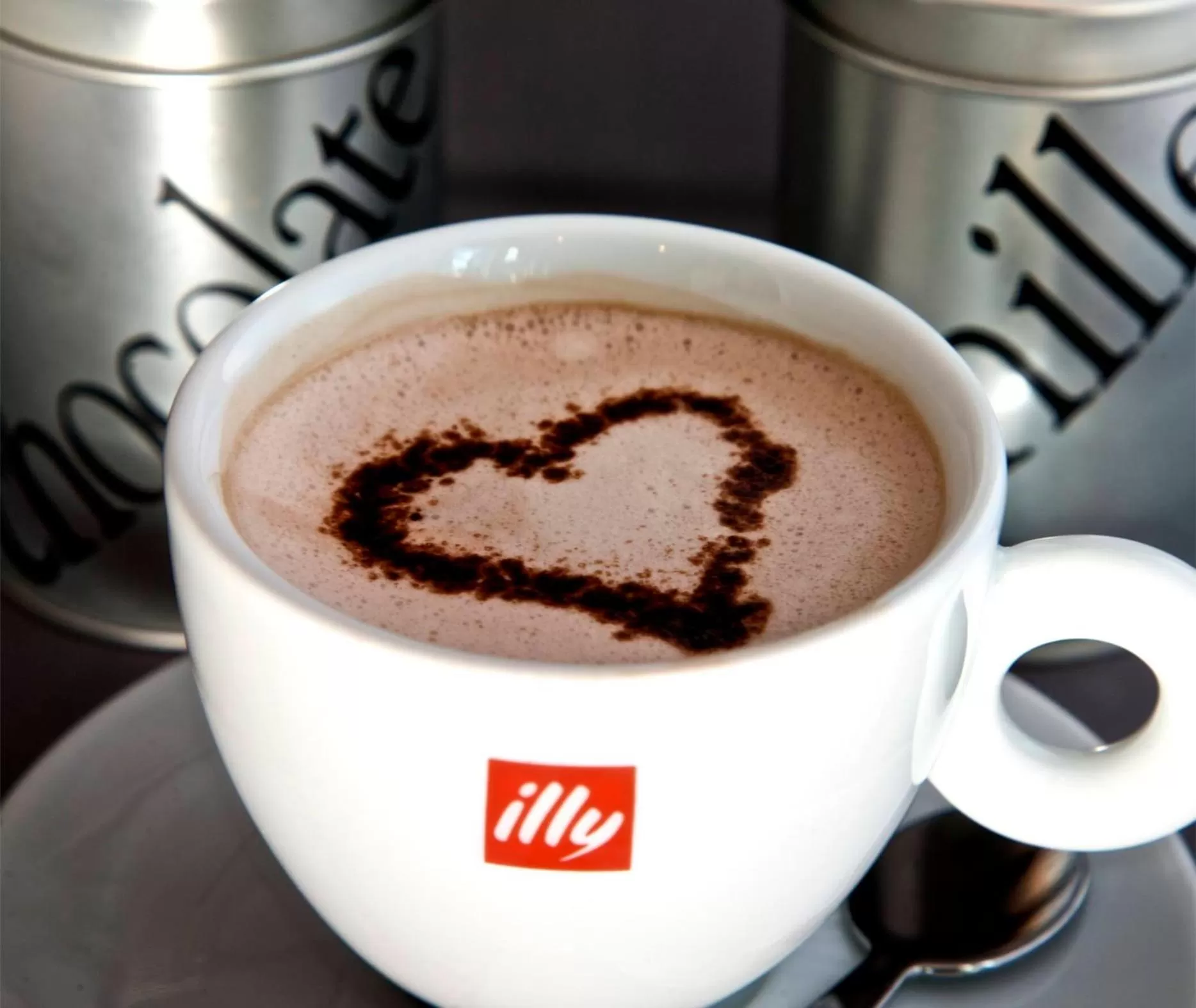 Restaurant/places to eat in Century Plaza Hotel