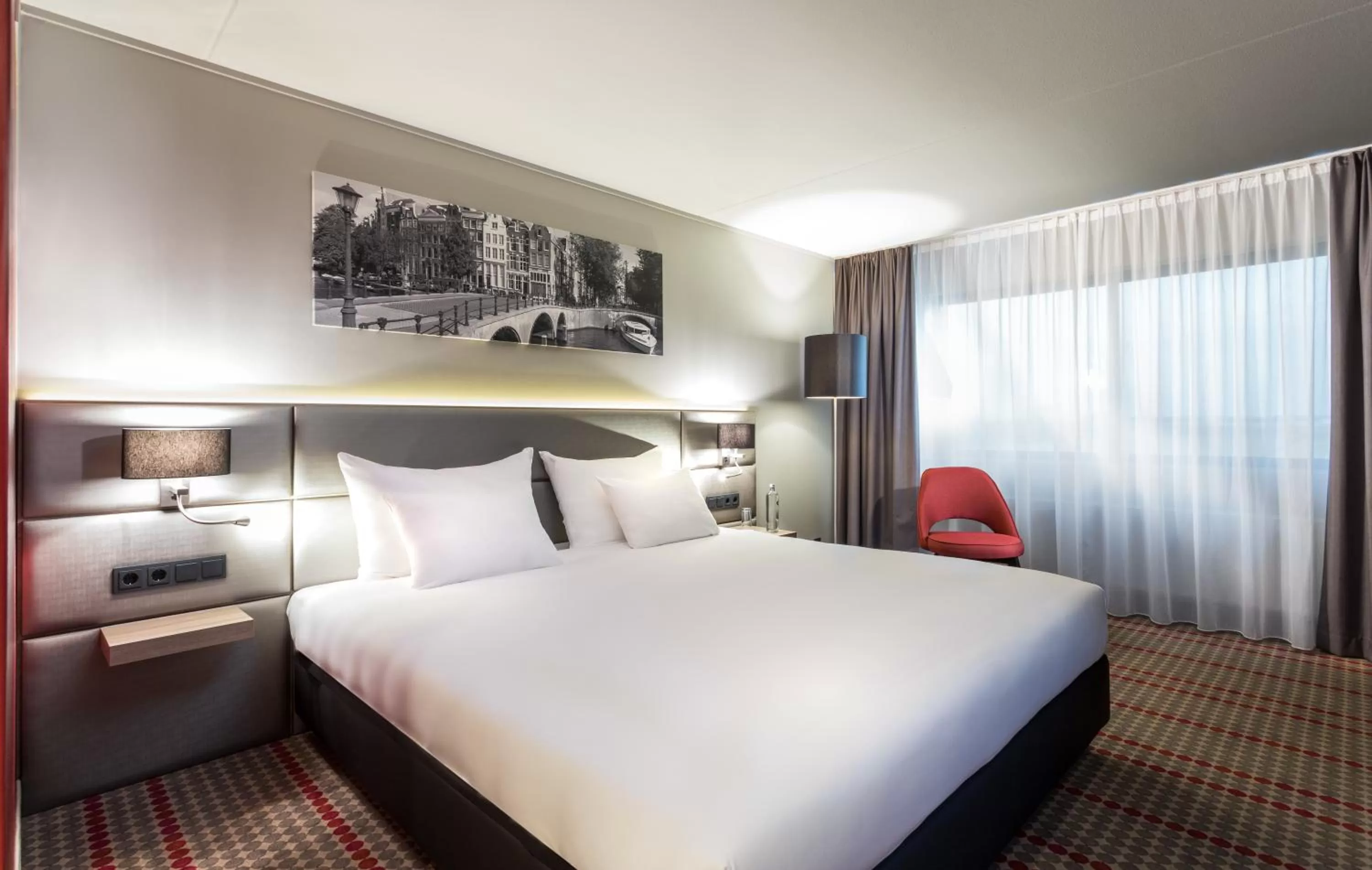 Bedroom, Bed in Ramada by Wyndham Amsterdam Airport Schiphol