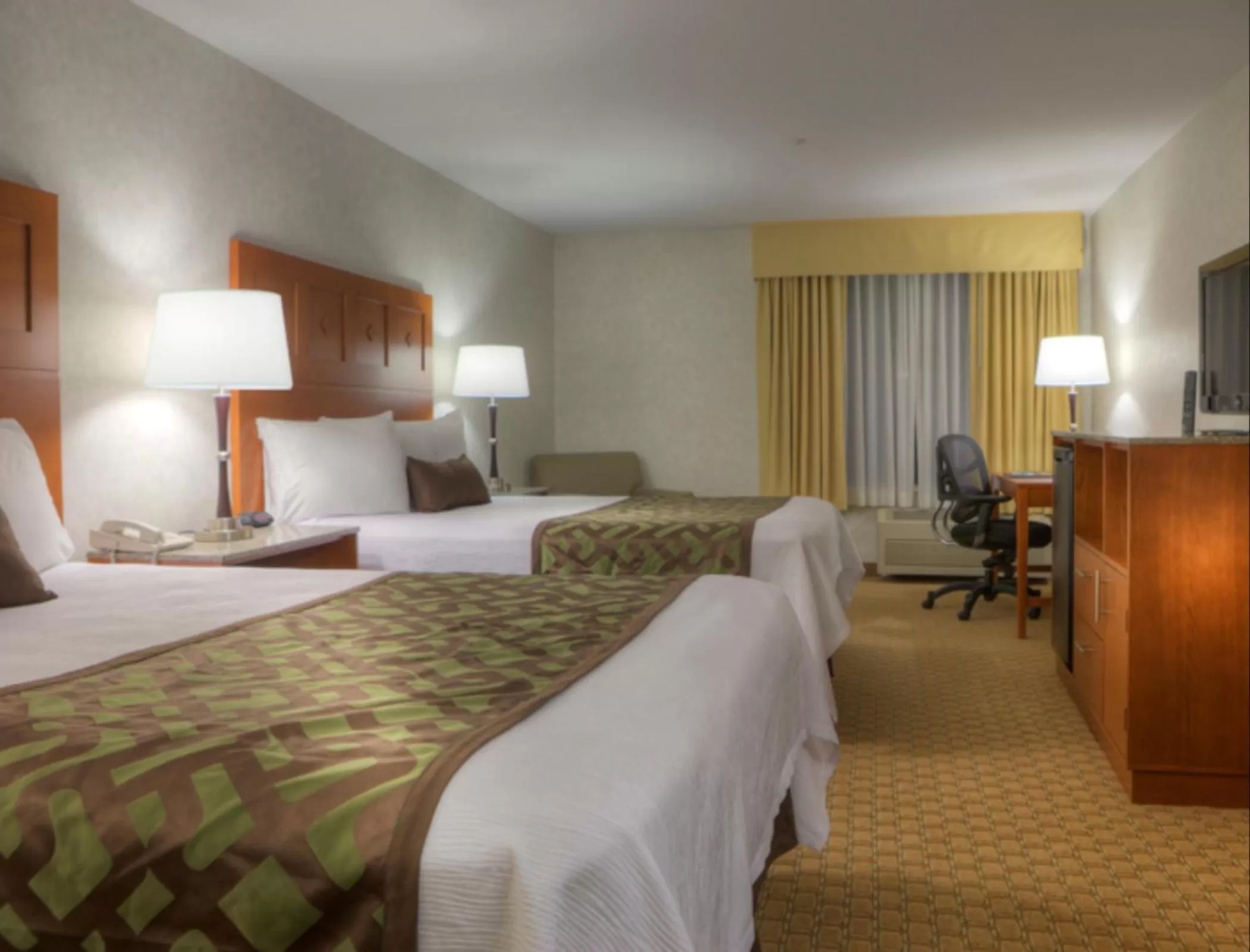 Photo of the whole room, Bed in Moab Valley Inn