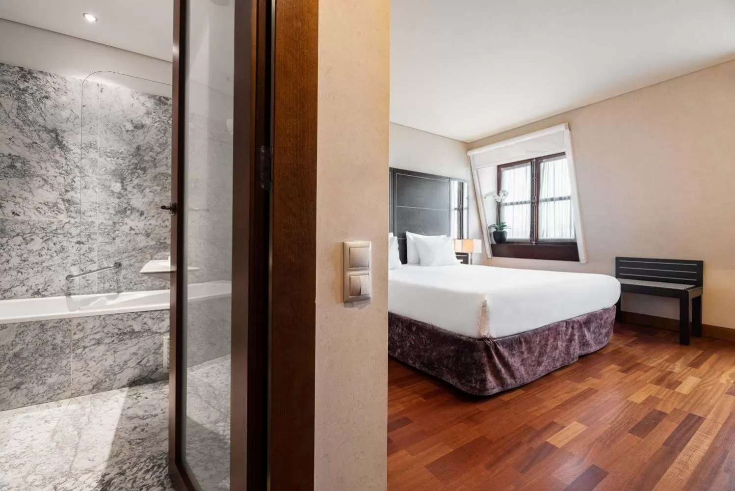 Bedroom, Bed in Eurostars das Artes