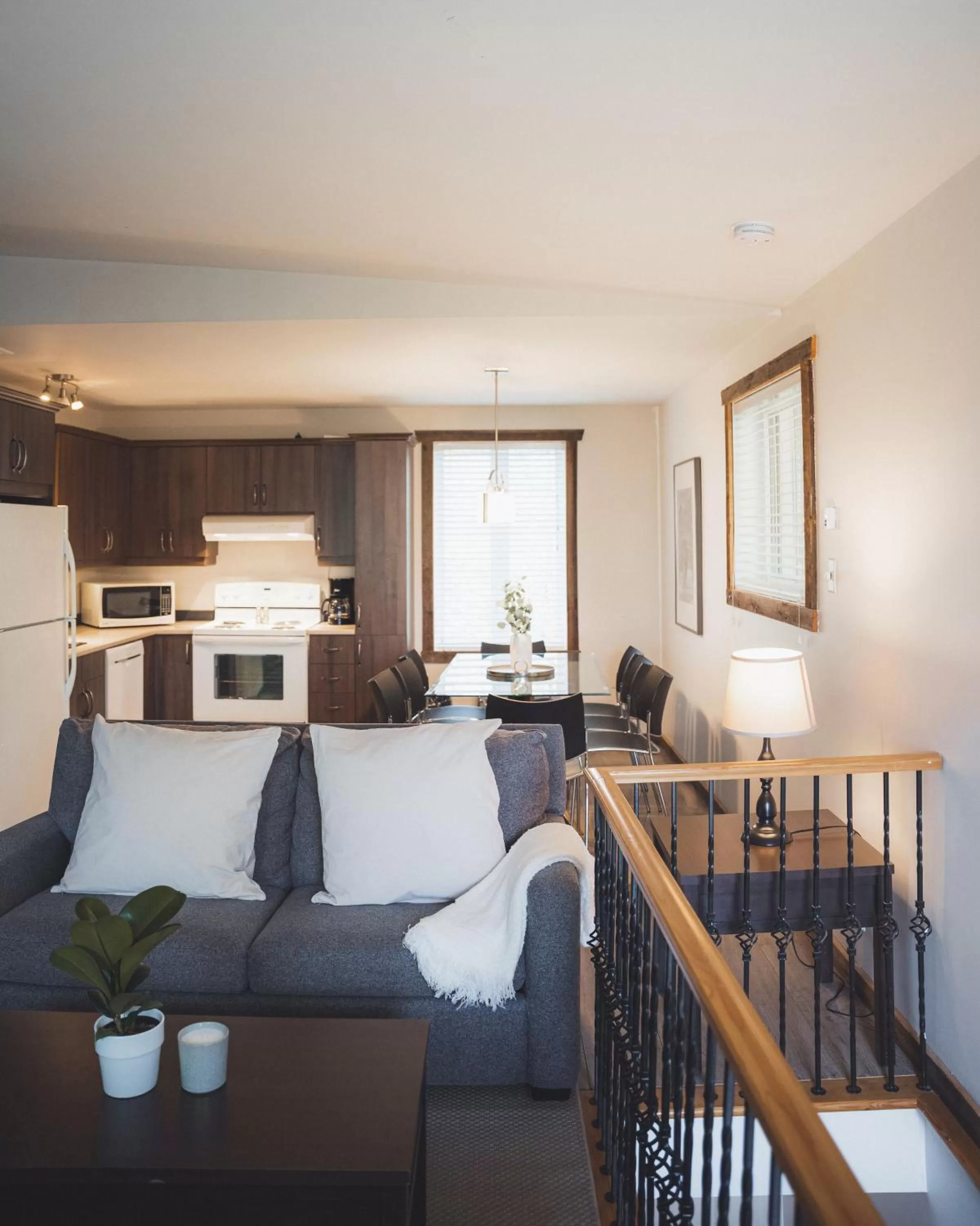 Seating Area in Le Montagnard, Auberge Hôtel & Chalets