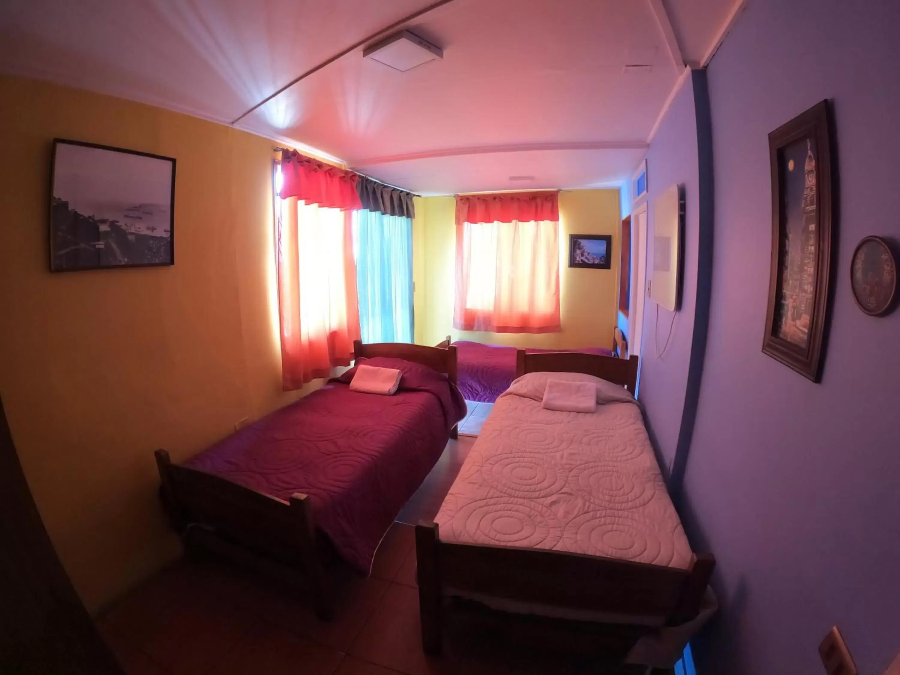 Deluxe Double or Triple Room with Sea View in Hostal Recuerdos de Familia Deluxe Double or Triple Room with Sea View in Hostal Recuerdos de Familia