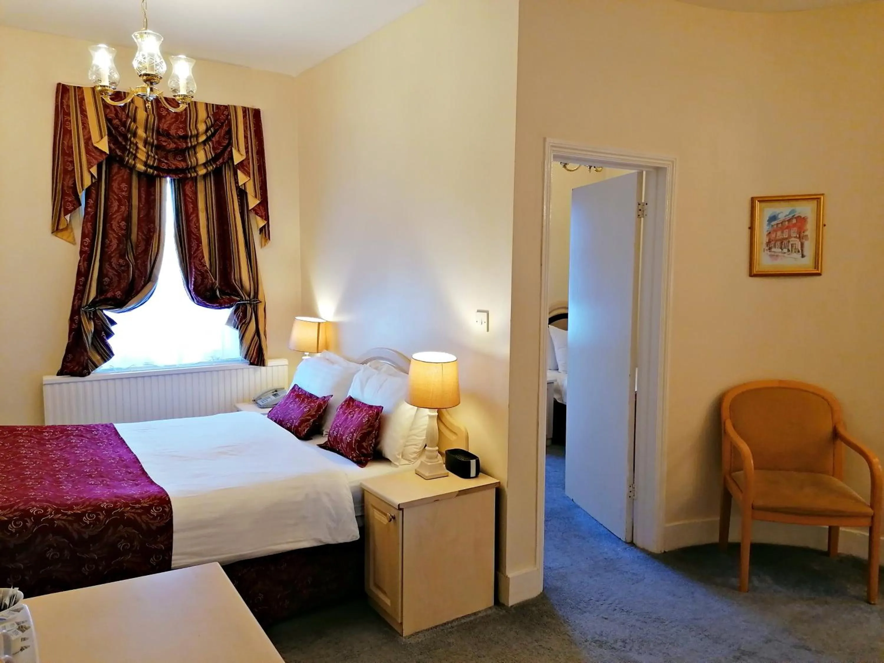 Bedroom, Bed in The Gordon House Hotel