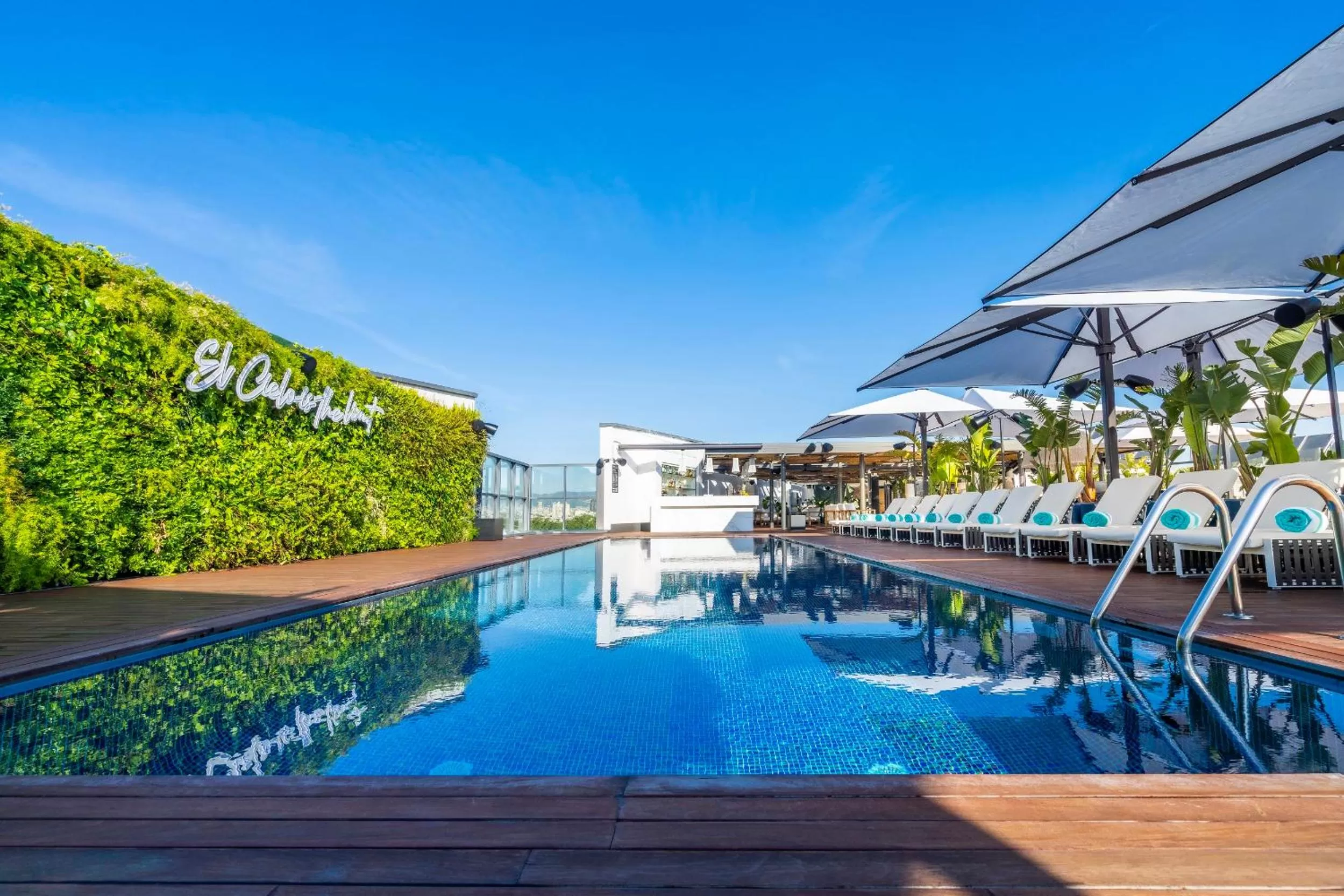Swimming pool in Sofitel Barcelona Skipper