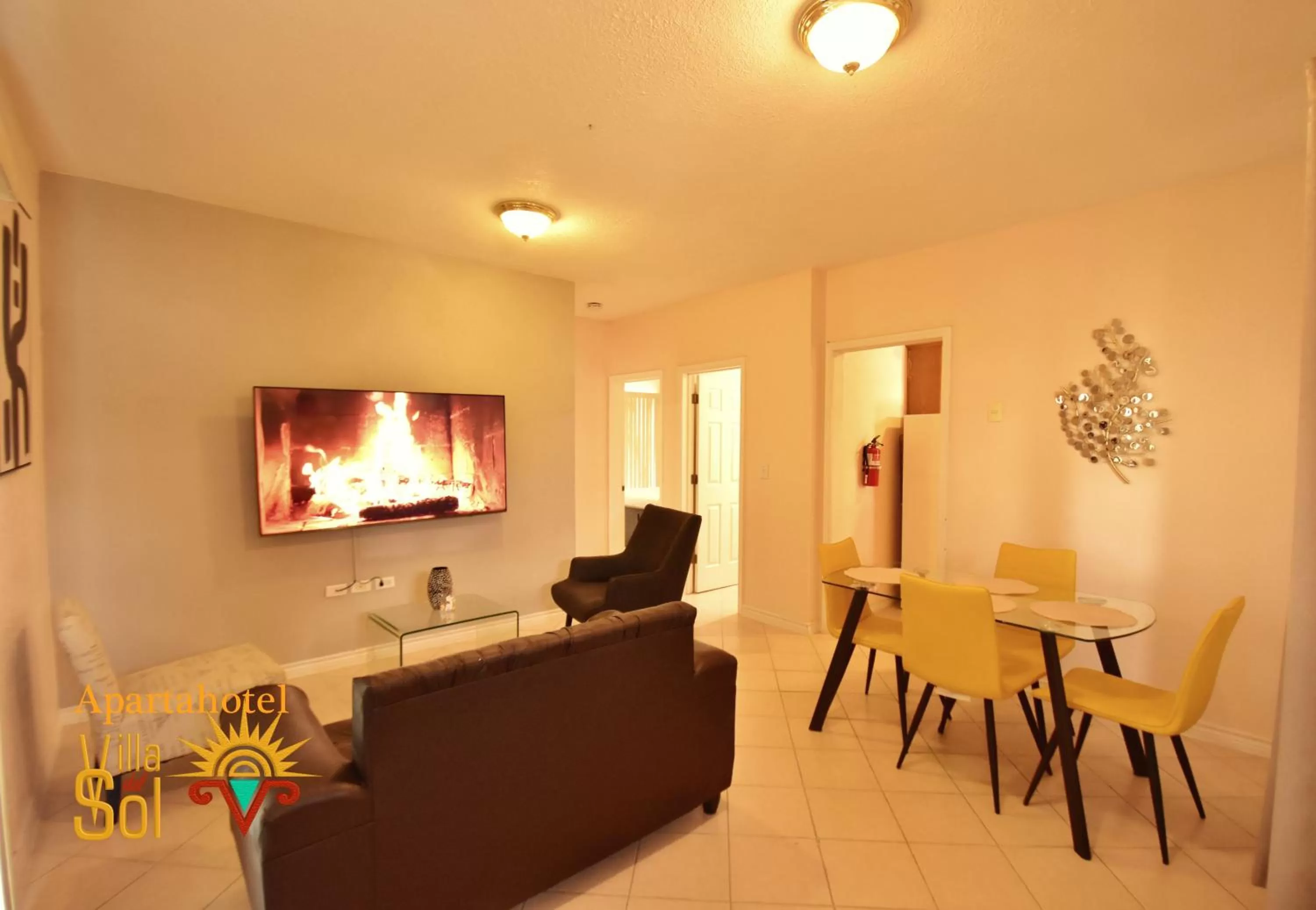 Communal lounge/ TV room in Villa Del Sol