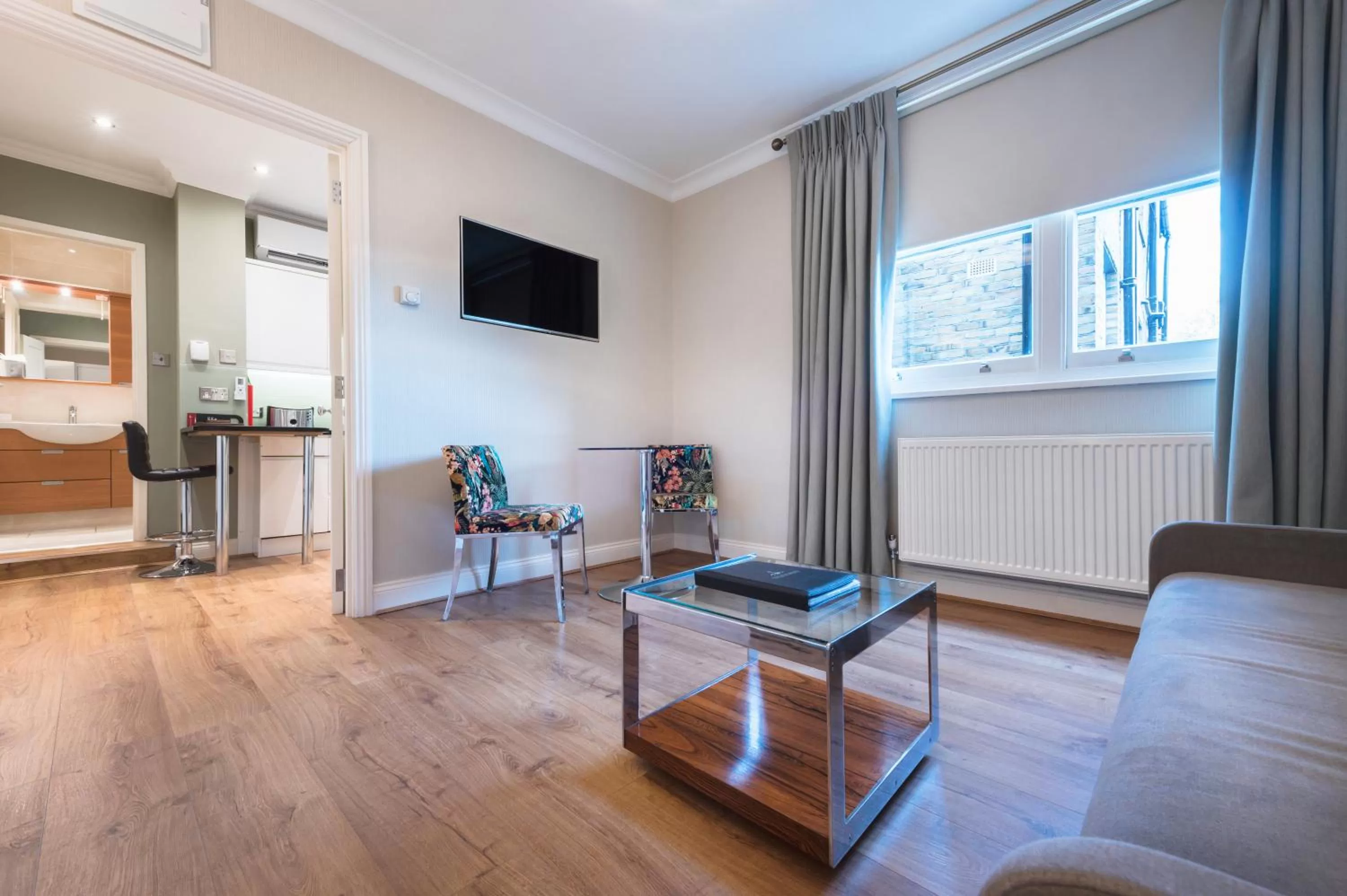 TV and multimedia in No1 The Mansions By Mansley