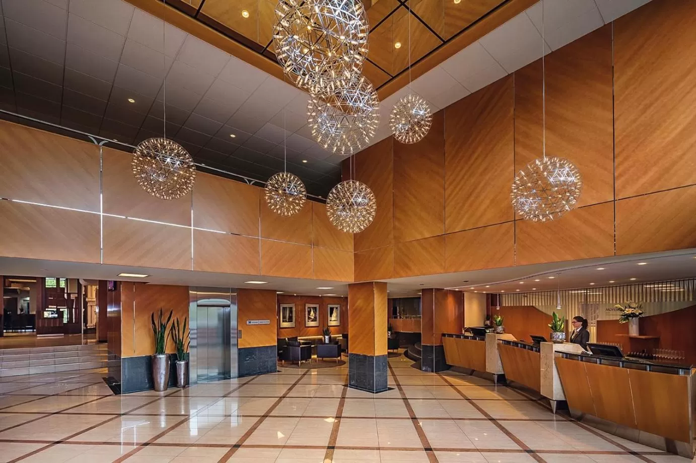 Lobby or reception in Mövenpick Hotel Zürich-Regensdorf