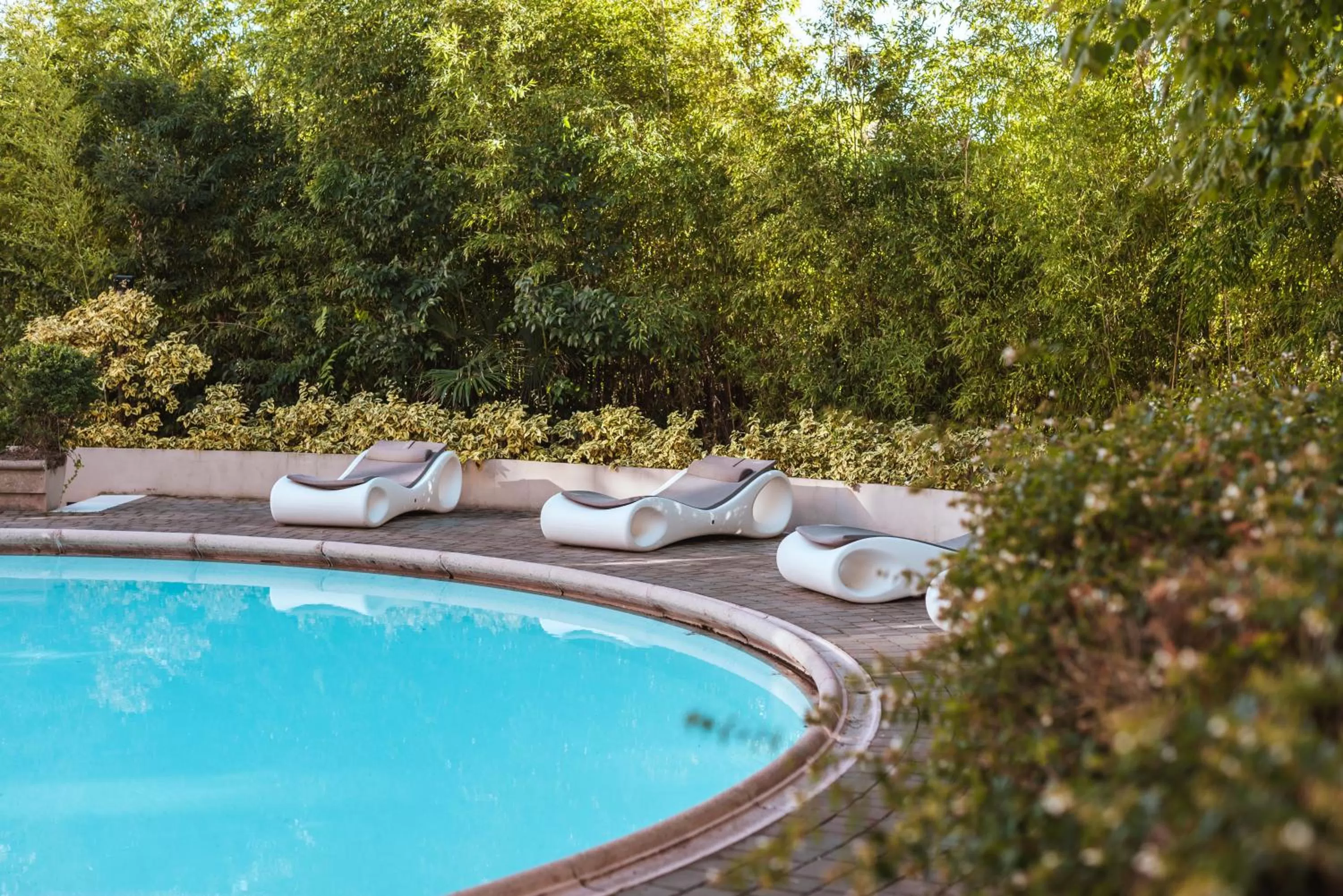 Day in Hotel De La Ville