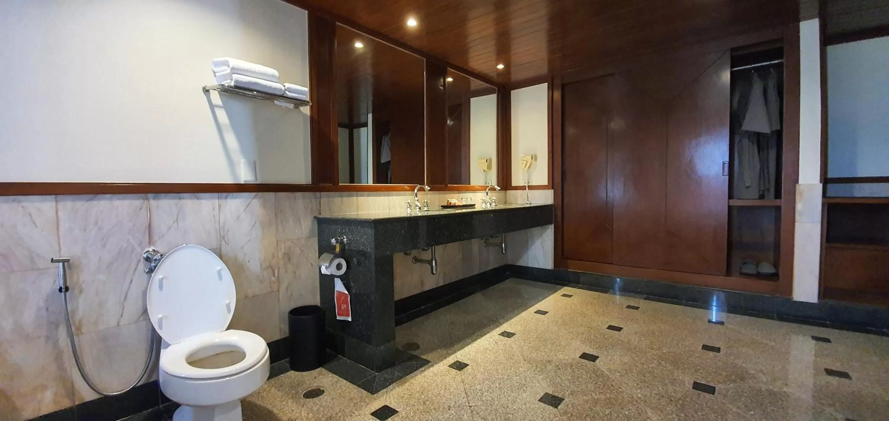 Bathroom in Garden Sea View Resort